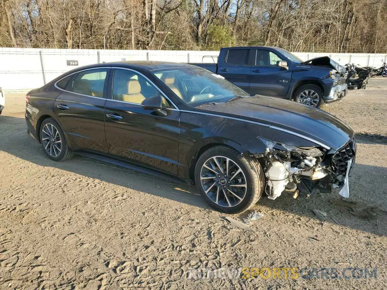 4 Photograph of a damaged car 5NPEH4J23LH031997 HYUNDAI SONATA 2020
