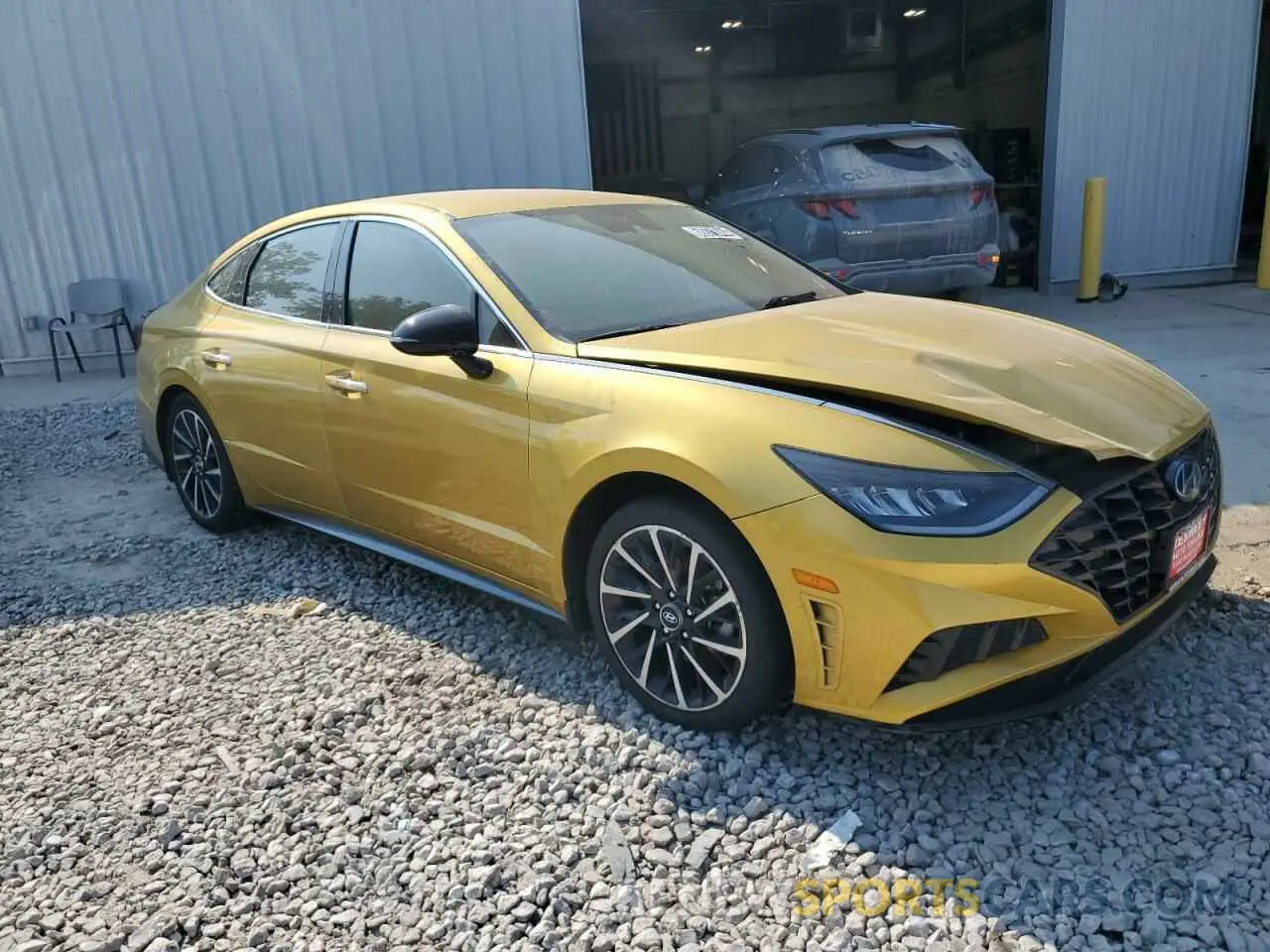 4 Photograph of a damaged car 5NPEJ4J23LH052319 HYUNDAI SONATA 2020