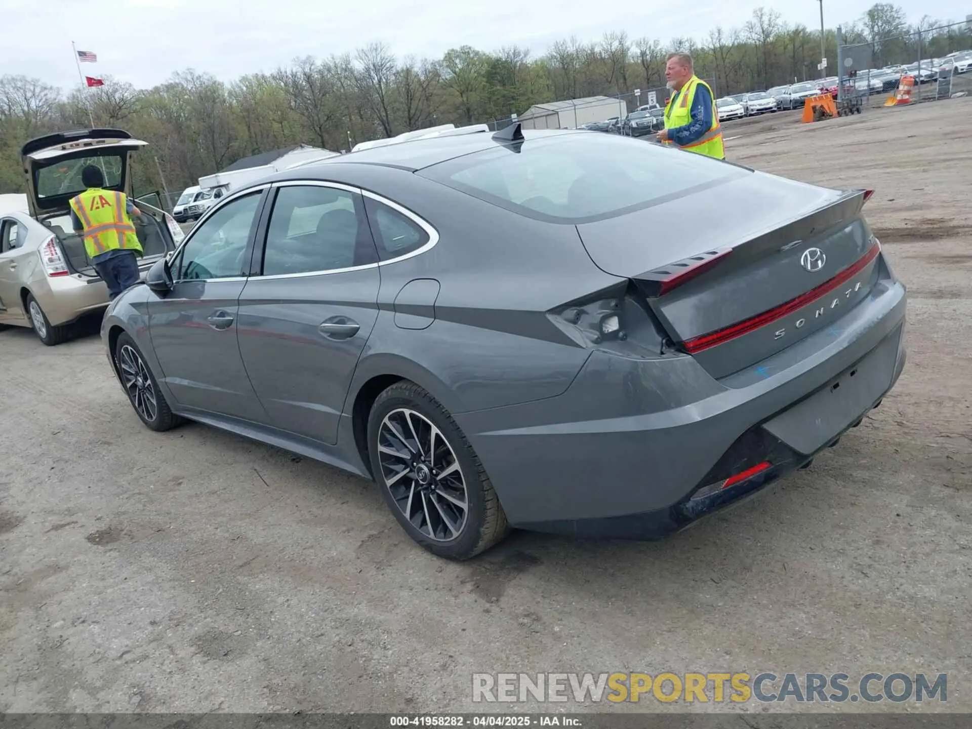 3 Photograph of a damaged car 5NPEJ4J24LH015523 HYUNDAI SONATA 2020