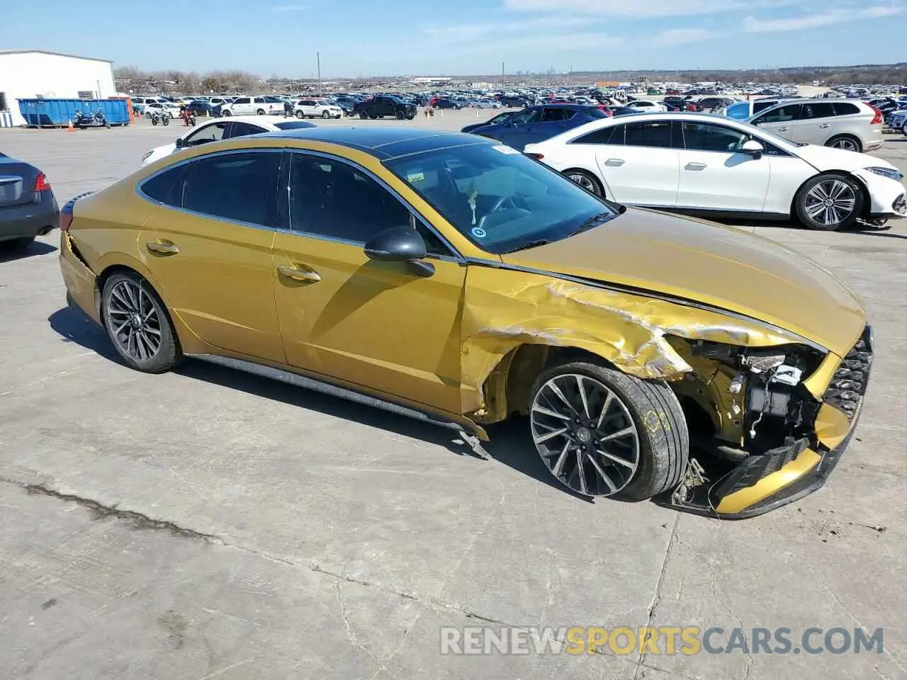 4 Photograph of a damaged car 5NPEJ4J26LH019136 HYUNDAI SONATA 2020