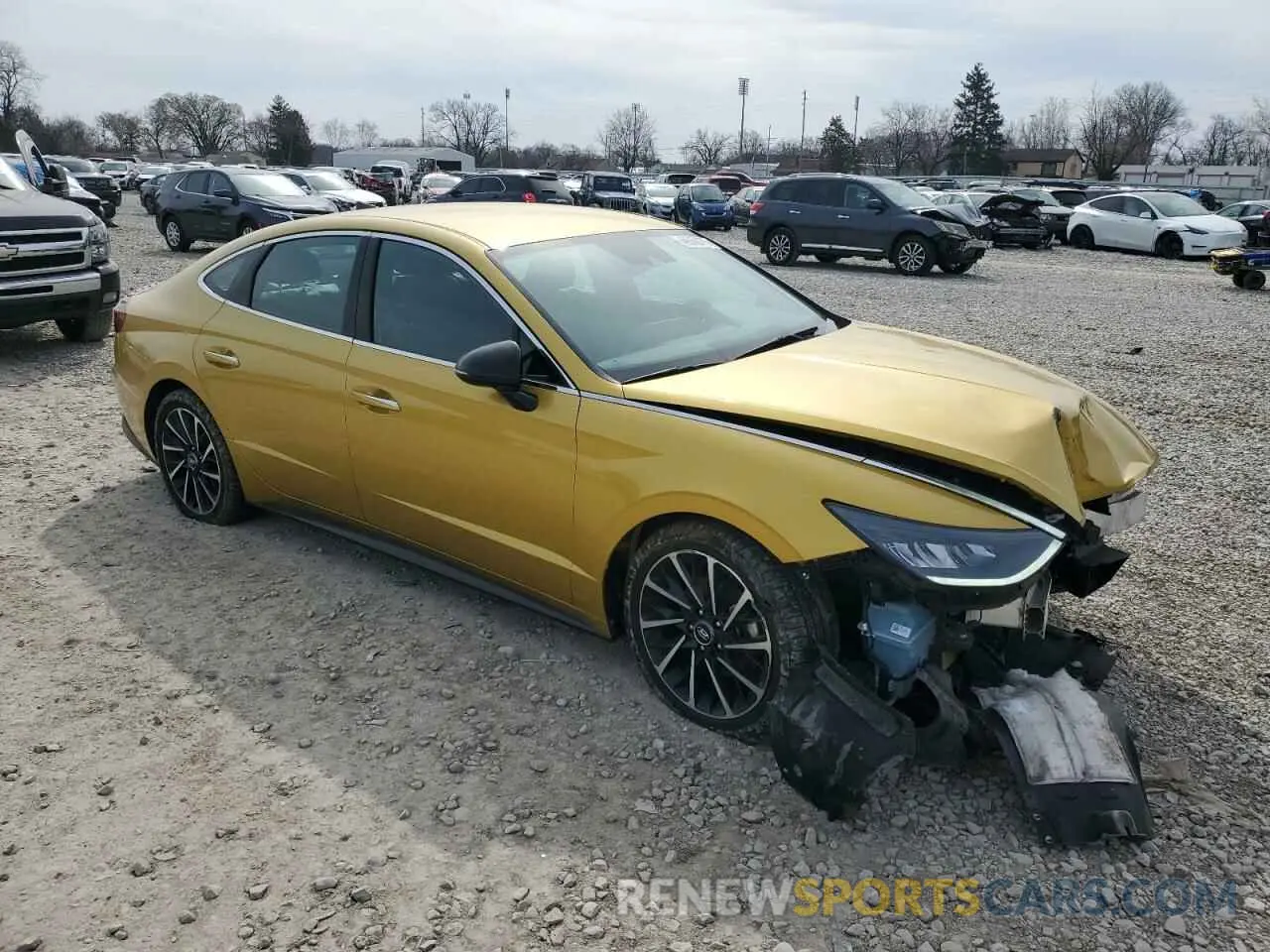 4 Photograph of a damaged car 5NPEJ4J27LH012373 HYUNDAI SONATA 2020