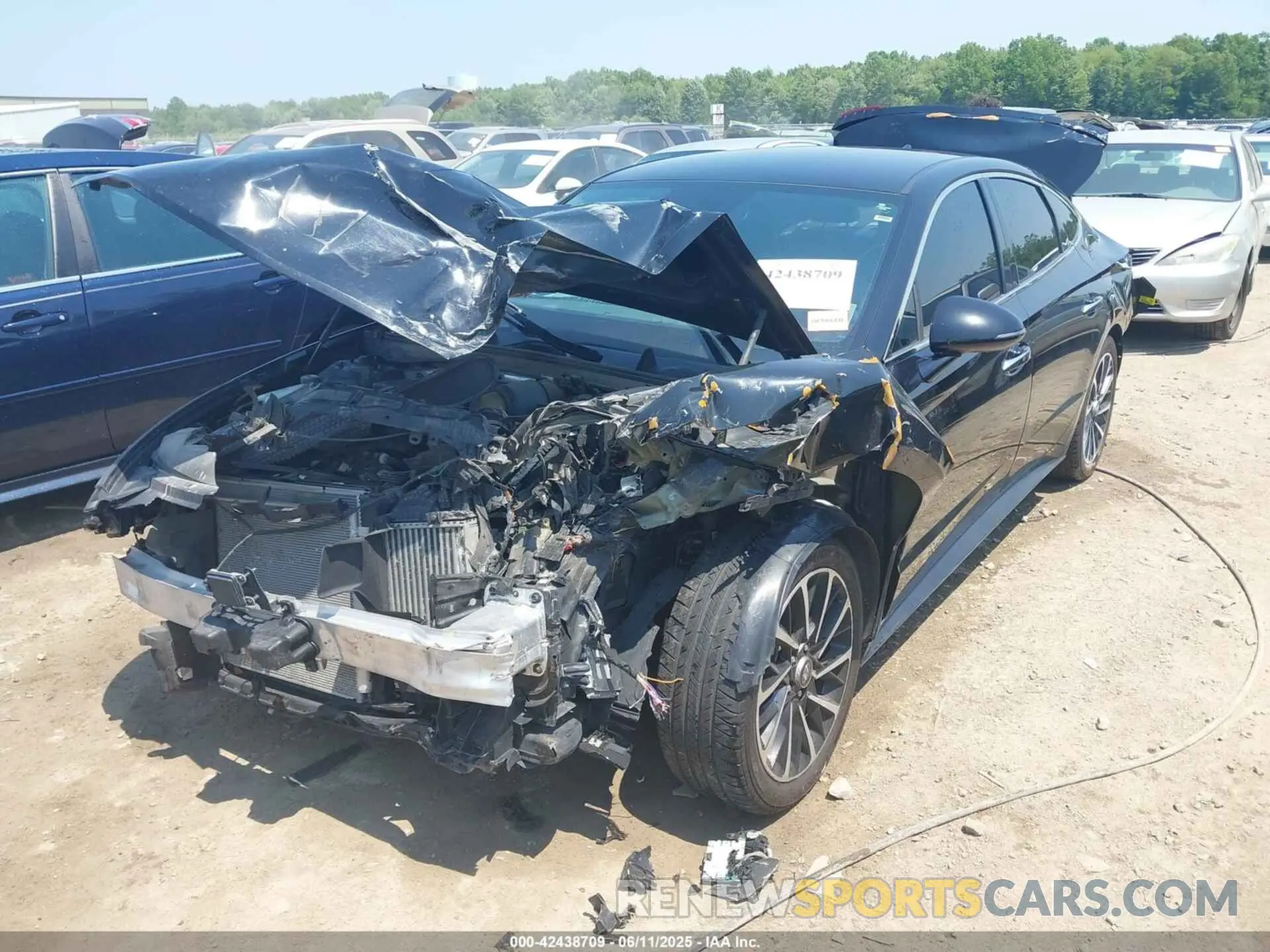 2 Photograph of a damaged car 5NPEJ4J27LH041775 HYUNDAI SONATA 2020