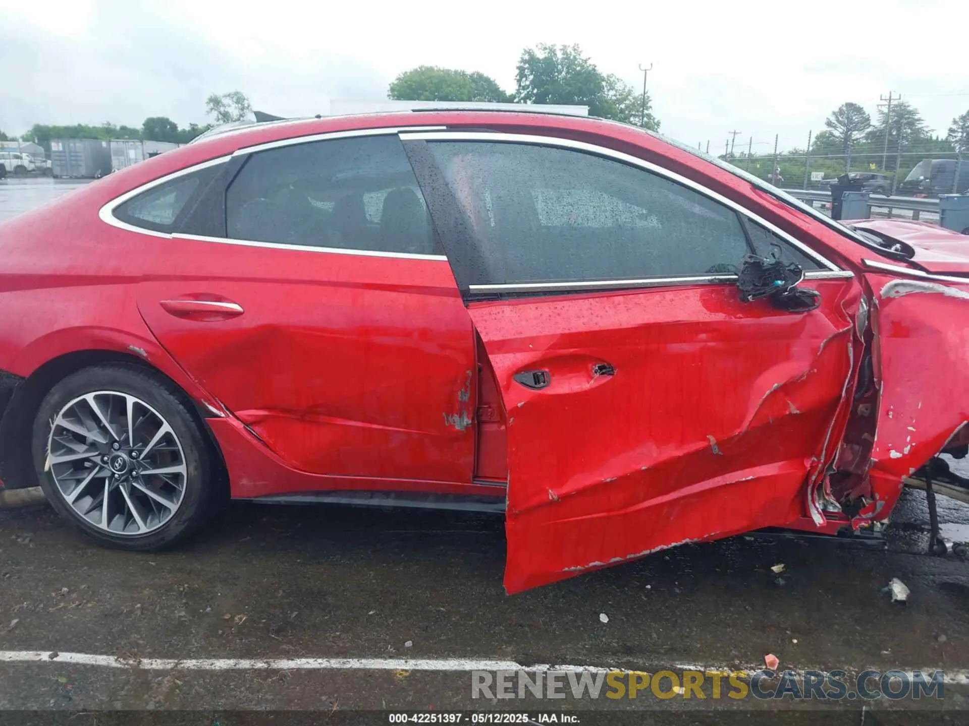 13 Photograph of a damaged car 5NPEJ4J2XLH034576 HYUNDAI SONATA 2020