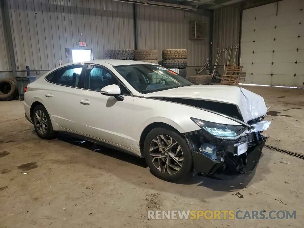 4 Photograph of a damaged car 5NPEL4JA4LH012364 HYUNDAI SONATA 2020