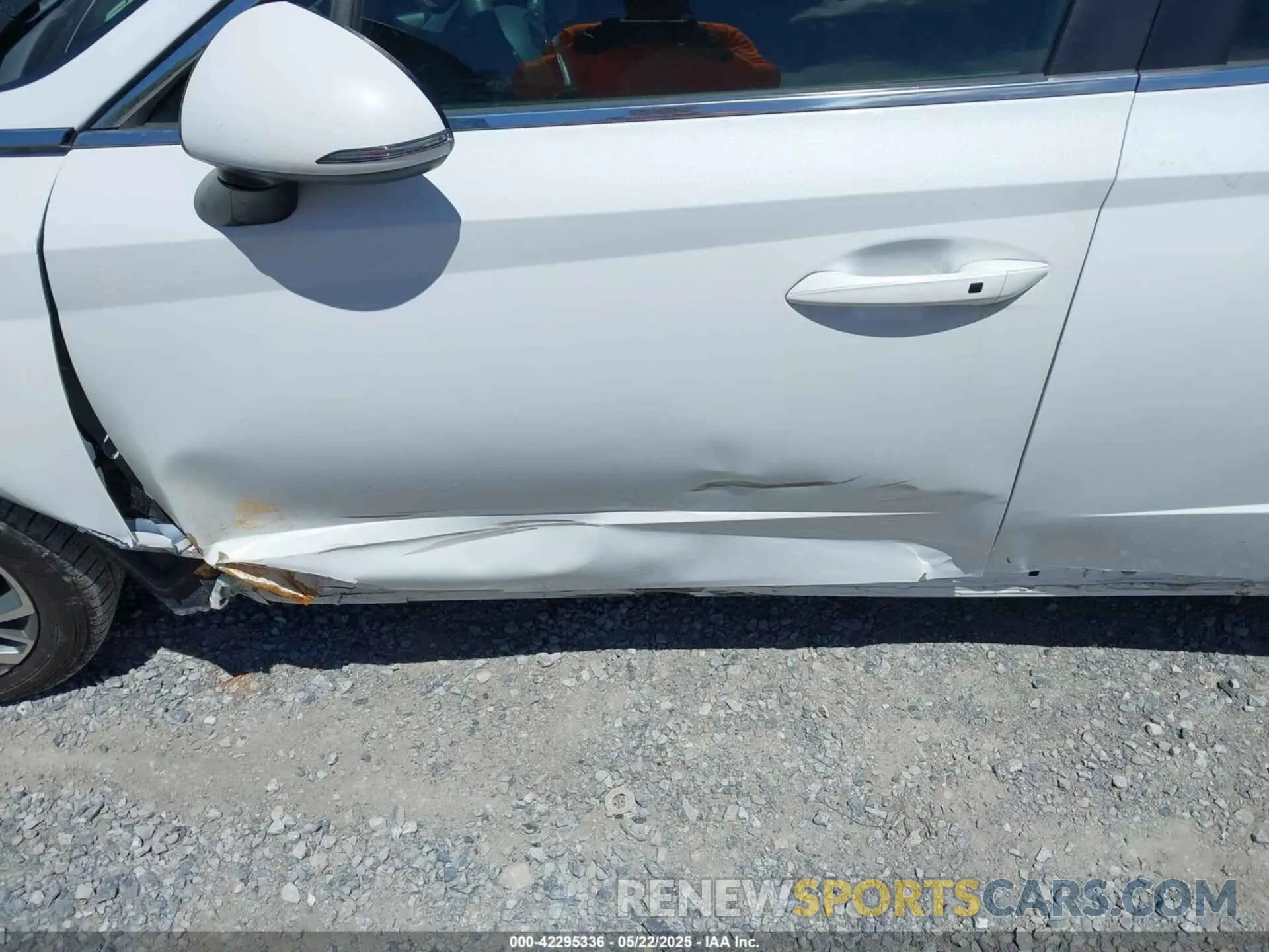 18 Photograph of a damaged car 5NPEL4JA4LH044893 HYUNDAI SONATA 2020