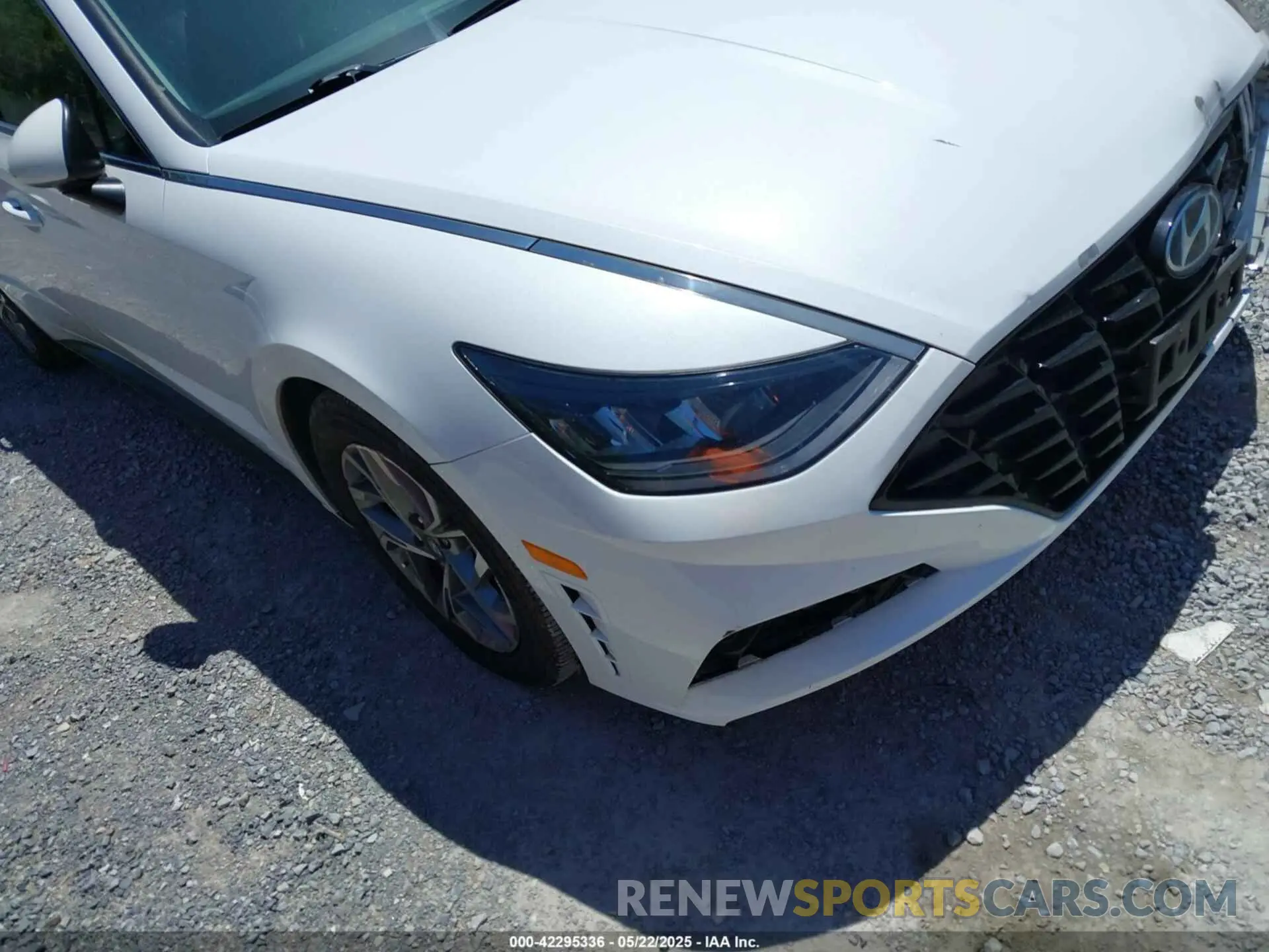21 Photograph of a damaged car 5NPEL4JA4LH044893 HYUNDAI SONATA 2020