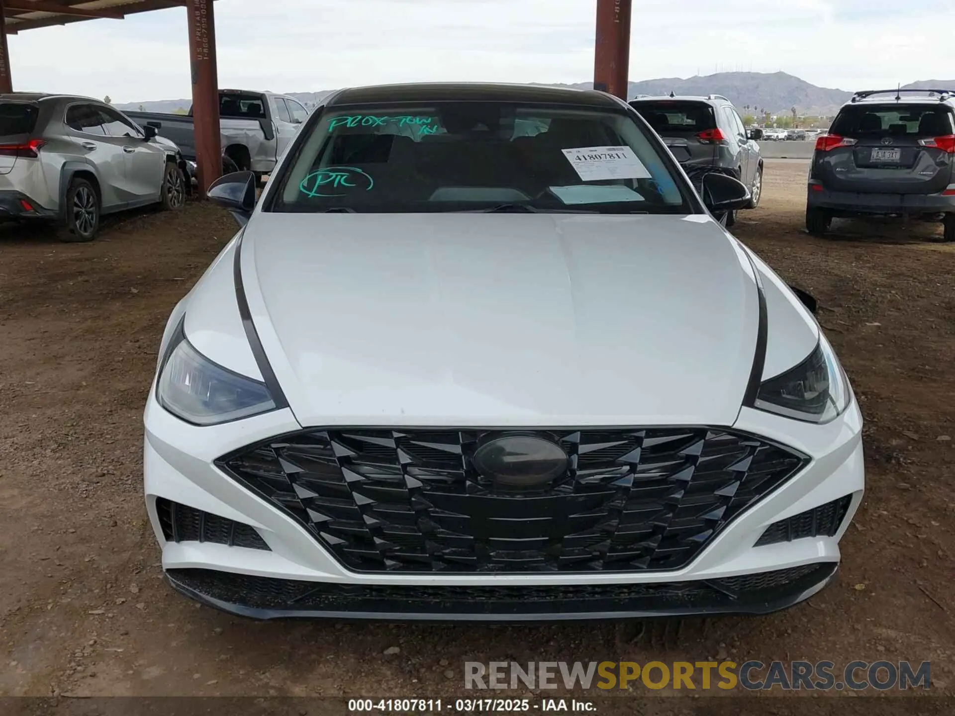 12 Photograph of a damaged car 5NPEL4JA4LH046868 HYUNDAI SONATA 2020