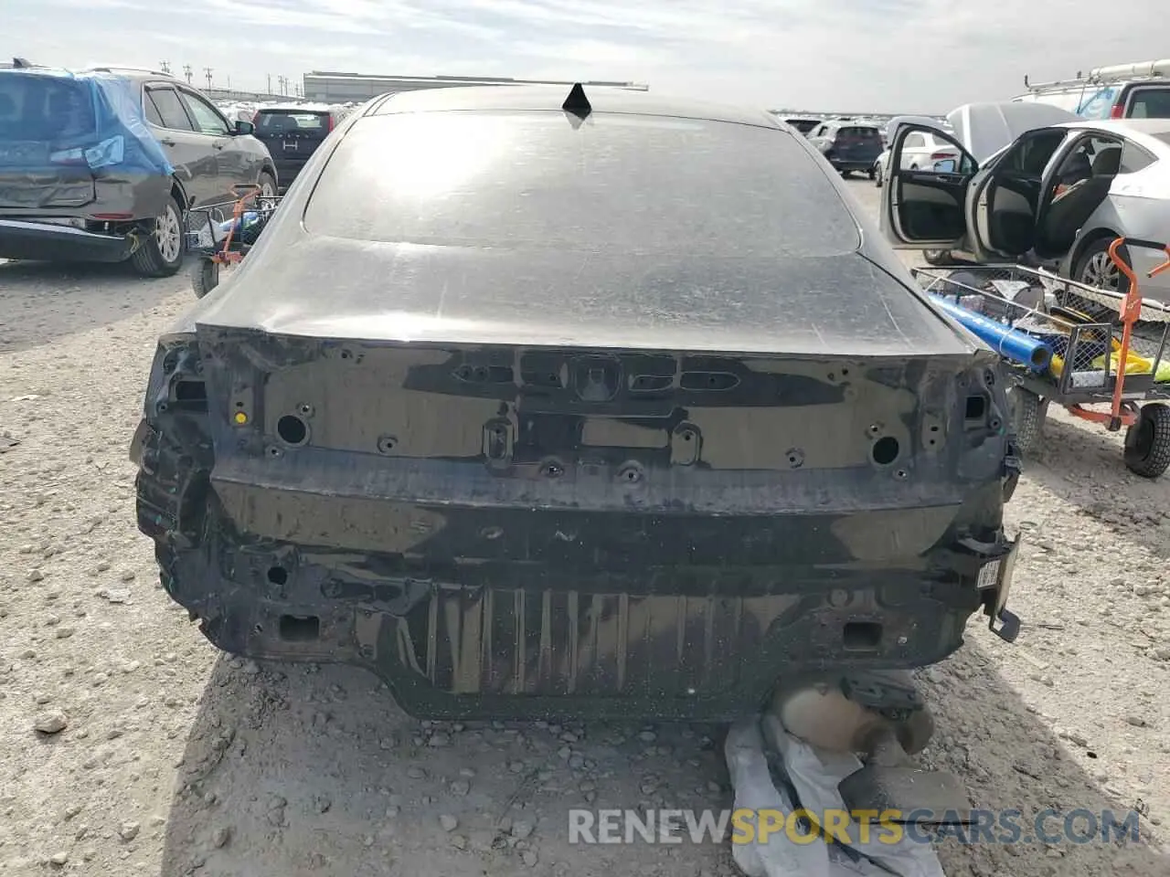 6 Photograph of a damaged car 5NPEL4JA5LH052565 HYUNDAI SONATA 2020