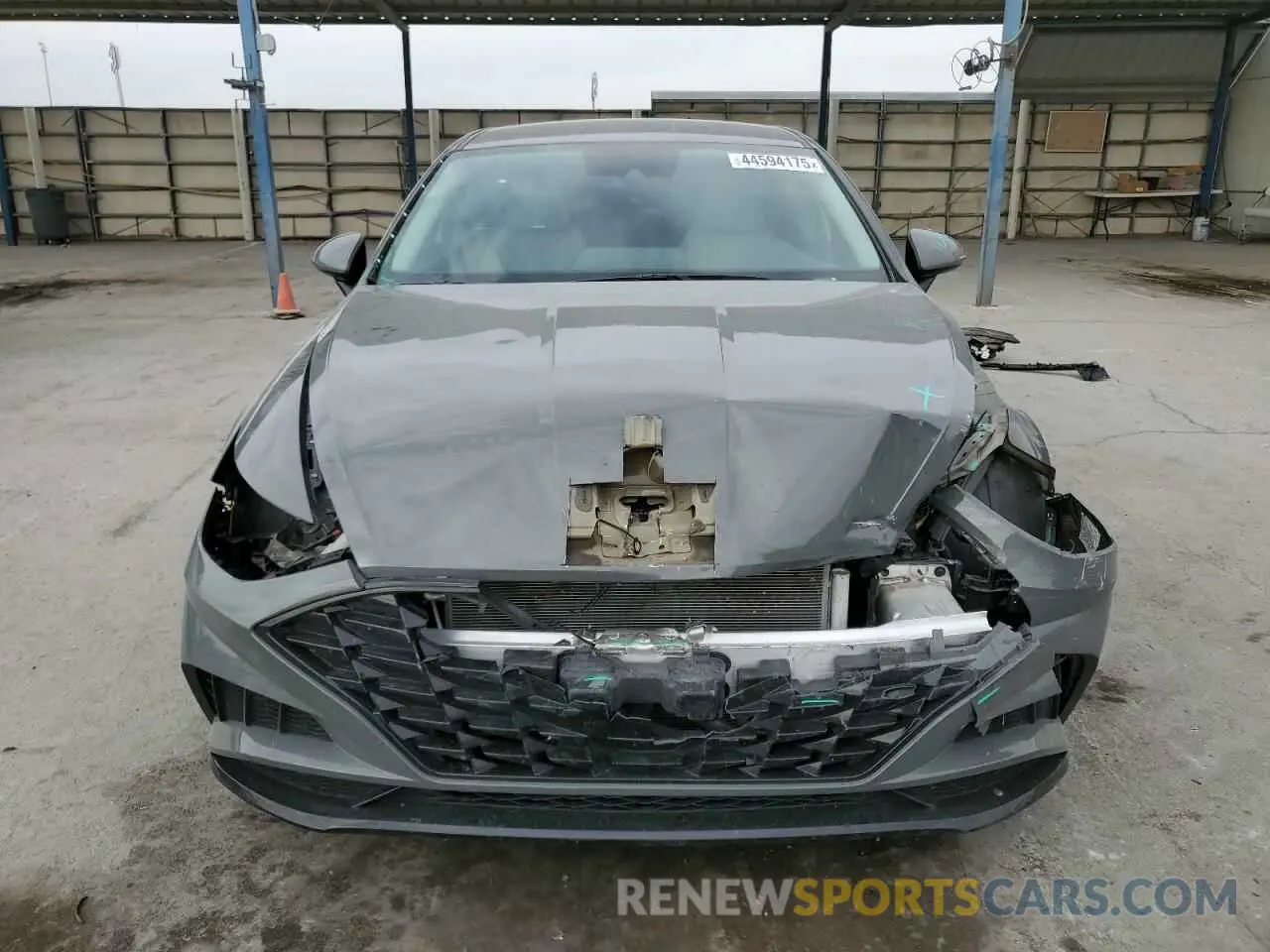 5 Photograph of a damaged car 5NPEL4JA6LH003858 HYUNDAI SONATA 2020