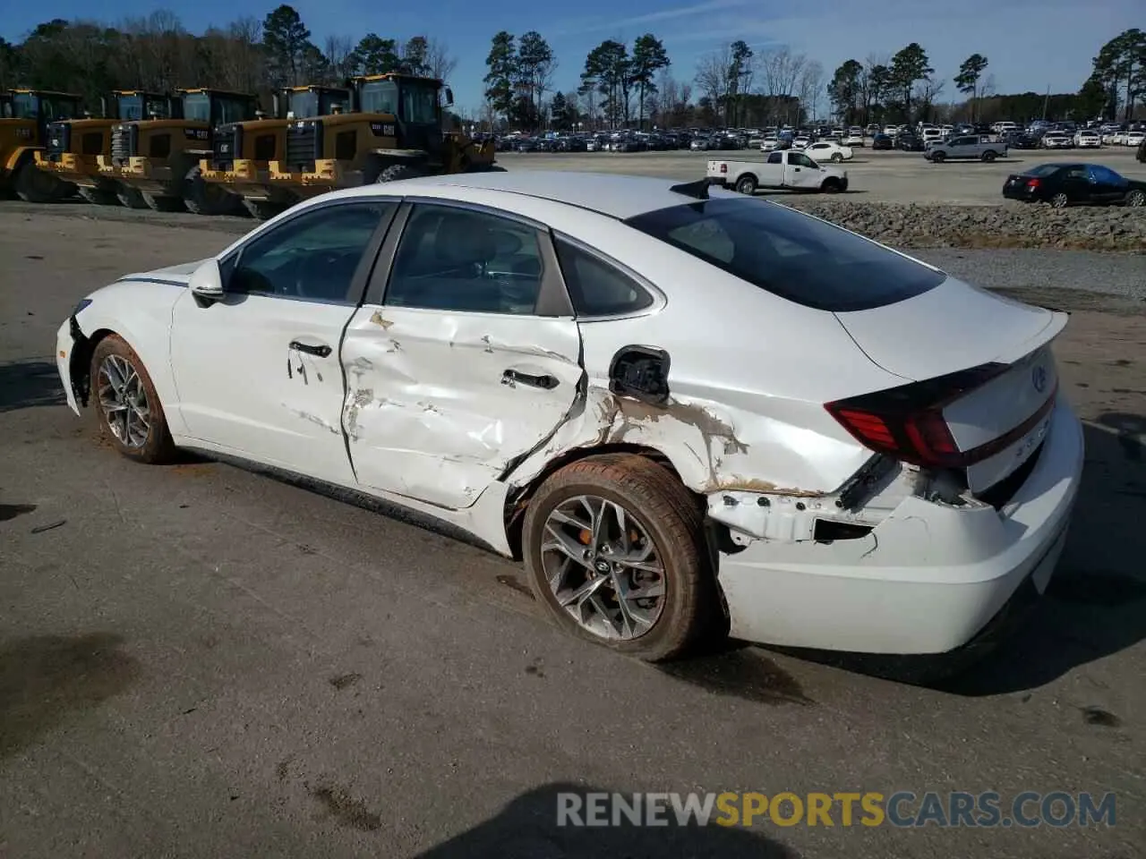 2 Photograph of a damaged car 5NPEL4JA8LH031743 HYUNDAI SONATA 2020