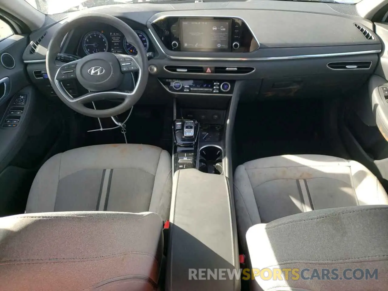 8 Photograph of a damaged car 5NPEL4JA8LH031743 HYUNDAI SONATA 2020