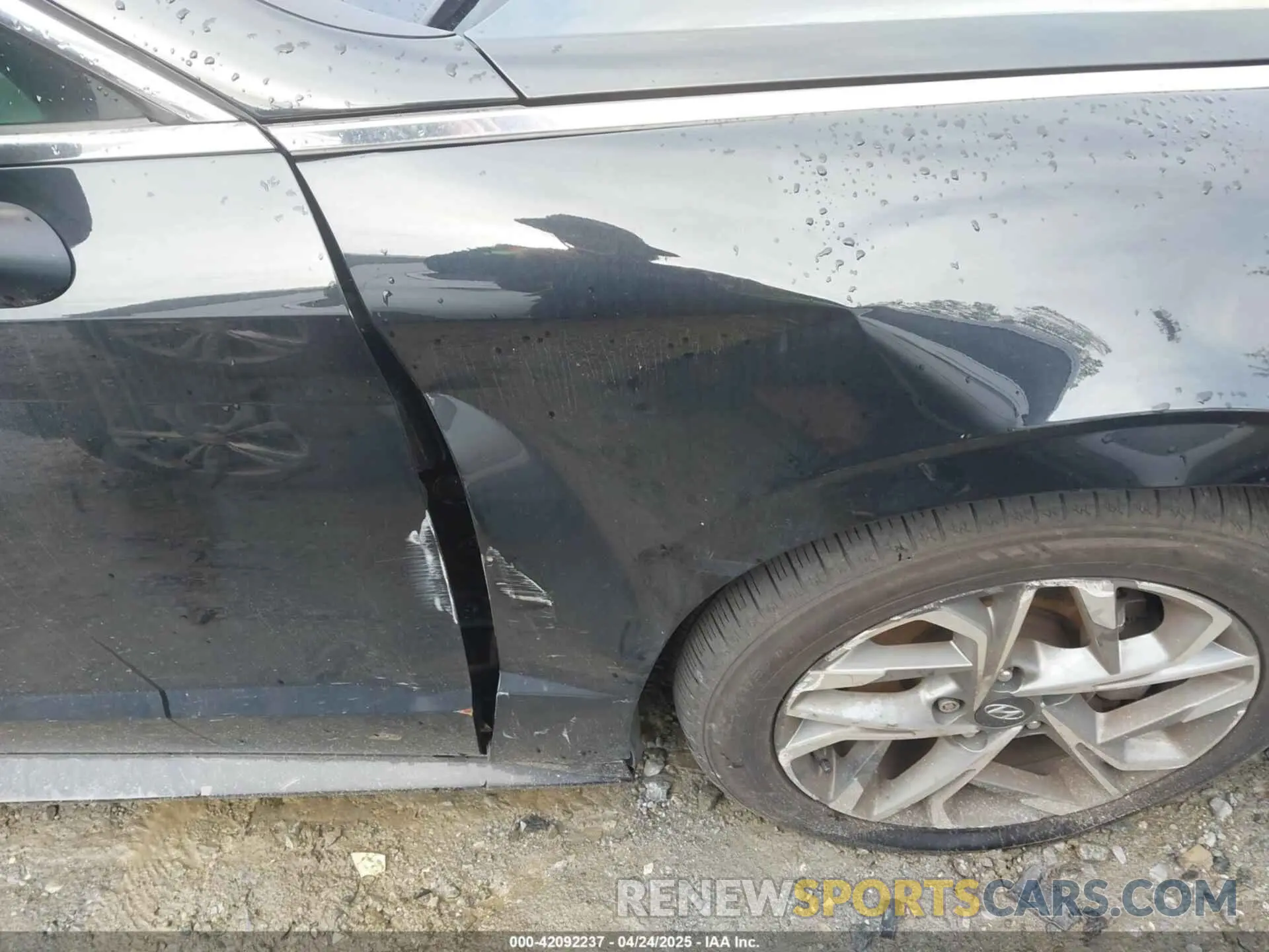 6 Photograph of a damaged car 5NPEL4JAXLH030934 HYUNDAI SONATA 2020
