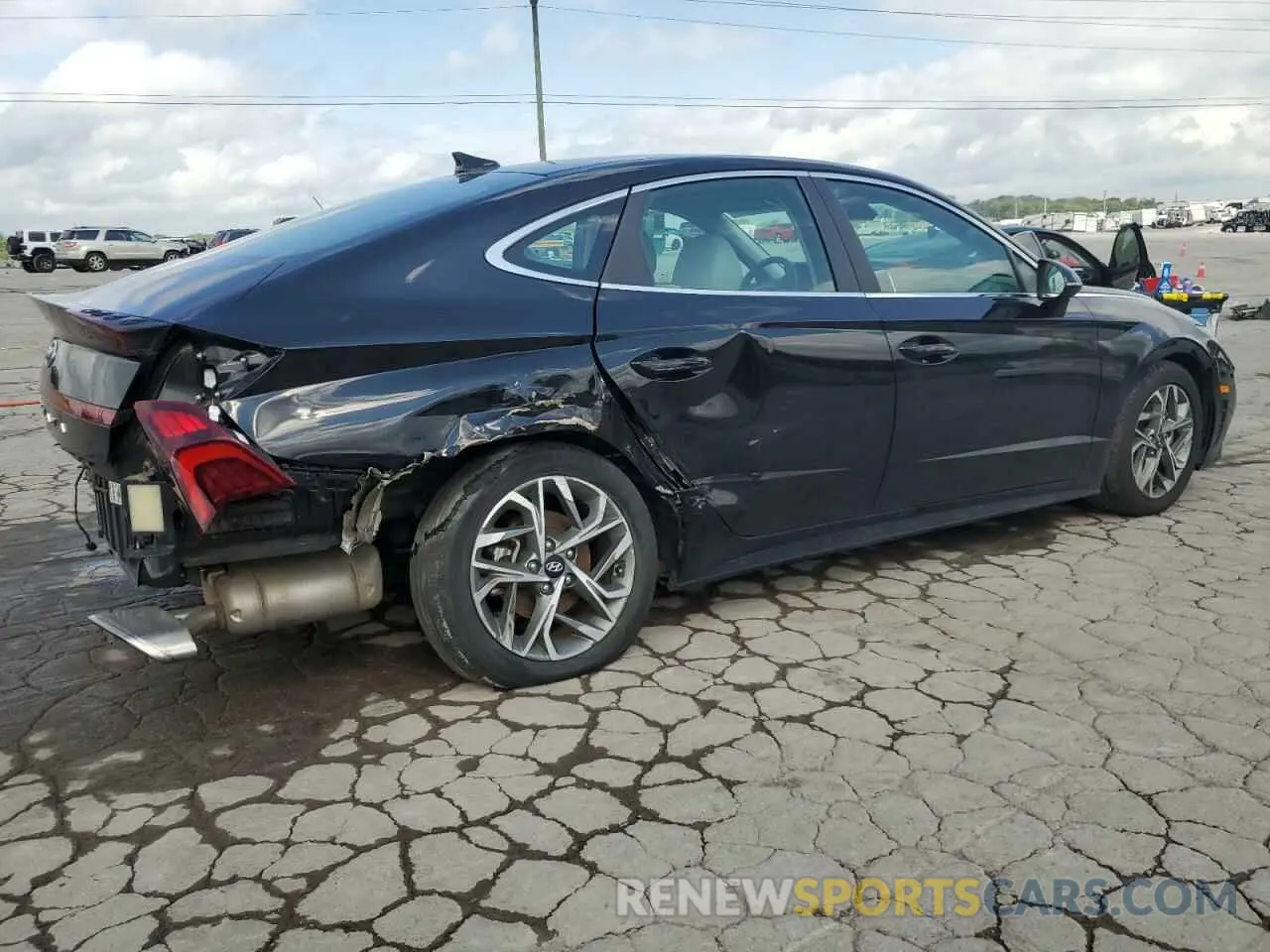 3 Photograph of a damaged car 5NPEL4JAXLH032165 HYUNDAI SONATA 2020