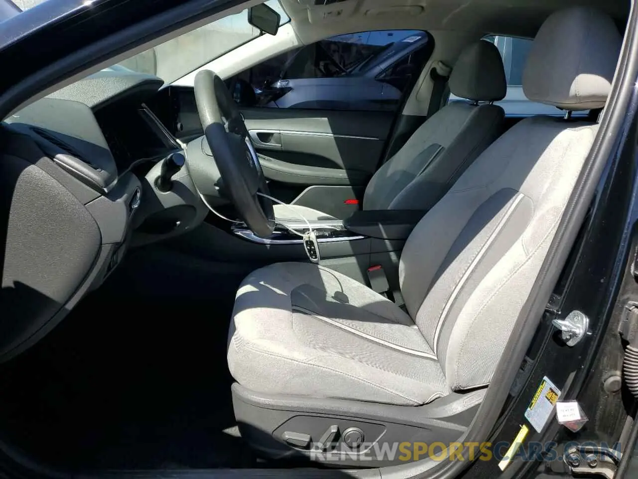 7 Photograph of a damaged car 5NPEL4JAXLH062105 HYUNDAI SONATA 2020