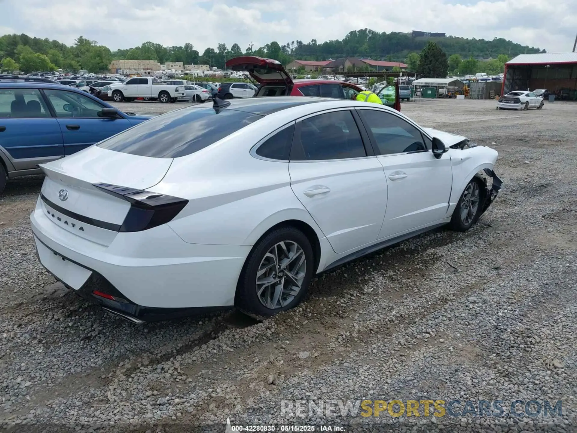 4 Photograph of a damaged car 5NPEF4JA4MH117141 HYUNDAI SONATA 2021