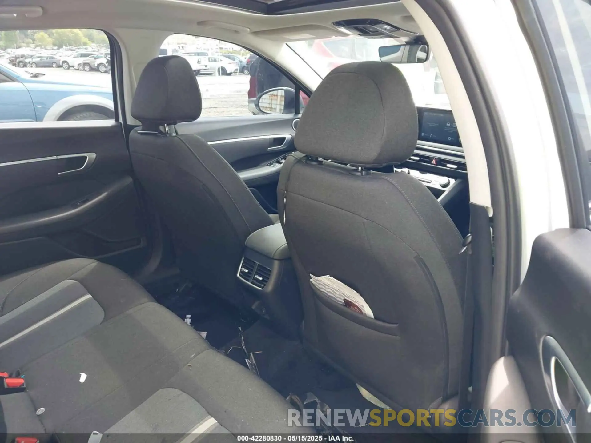 8 Photograph of a damaged car 5NPEF4JA4MH117141 HYUNDAI SONATA 2021