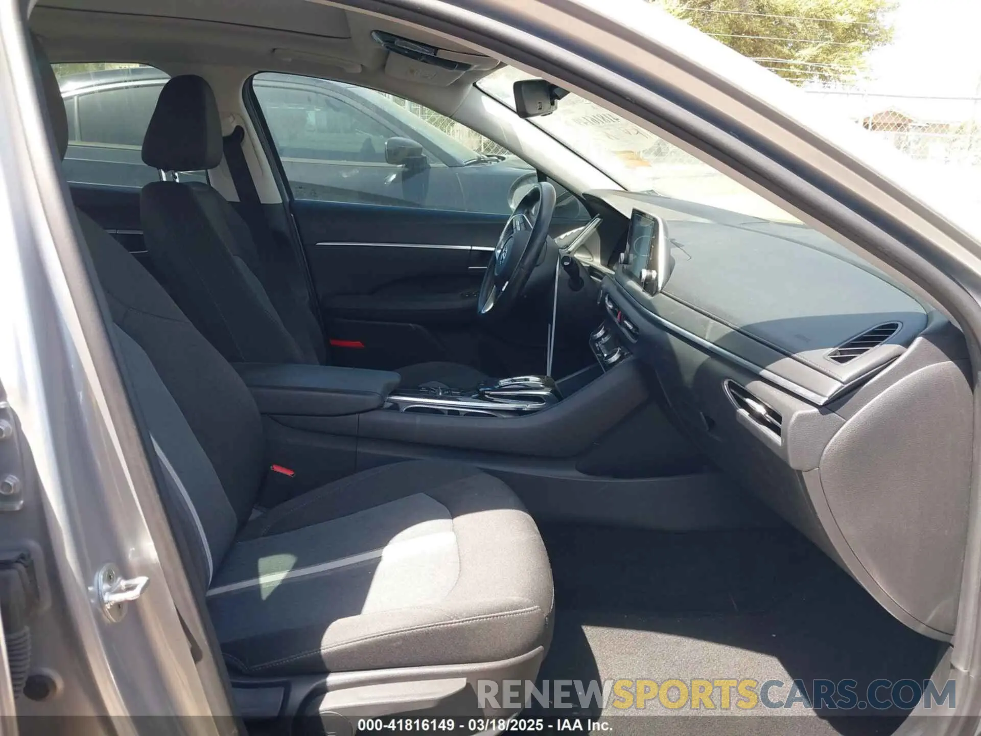 5 Photograph of a damaged car 5NPEF4JA6MH120705 HYUNDAI SONATA 2021
