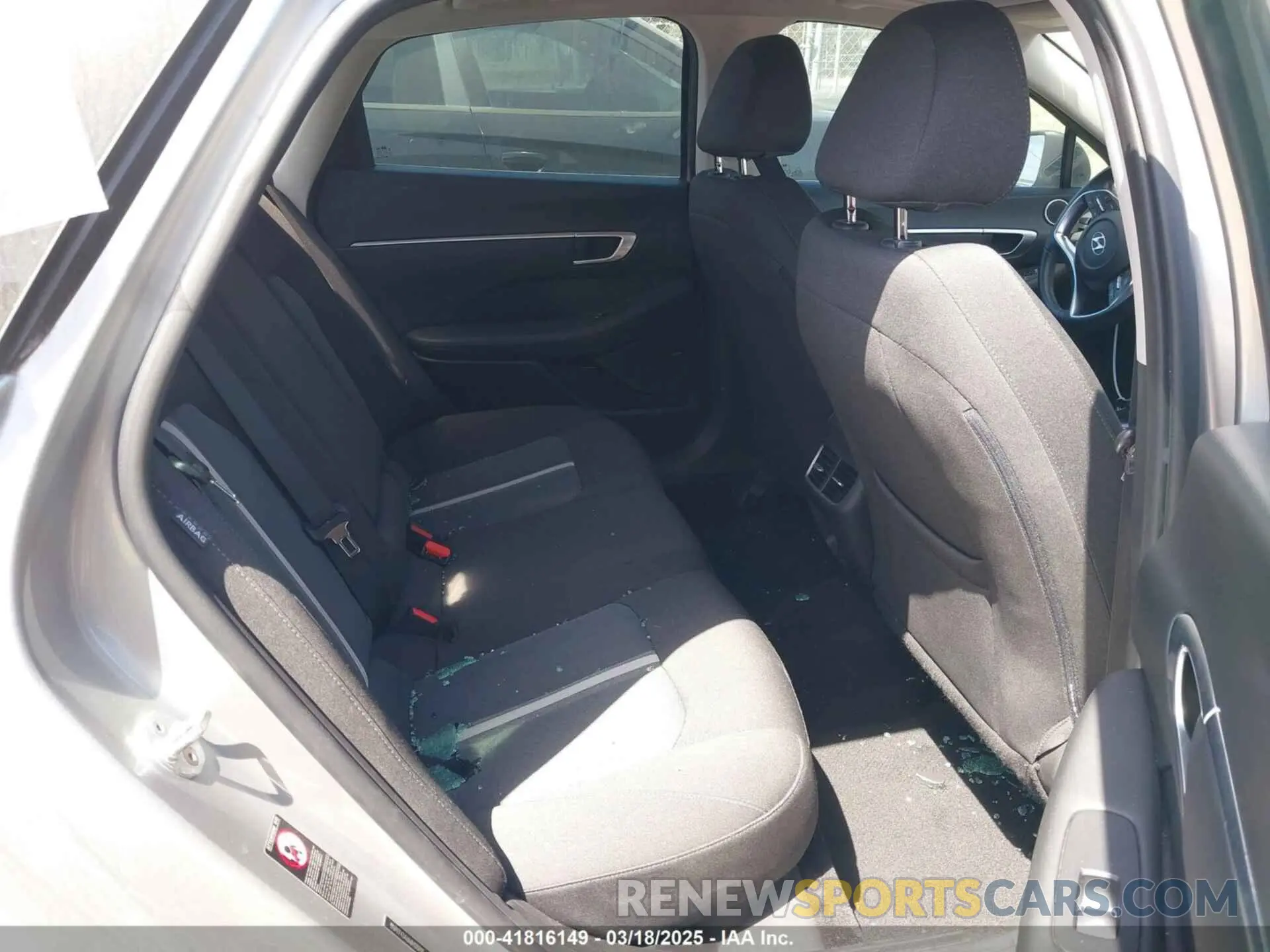 8 Photograph of a damaged car 5NPEF4JA6MH120705 HYUNDAI SONATA 2021