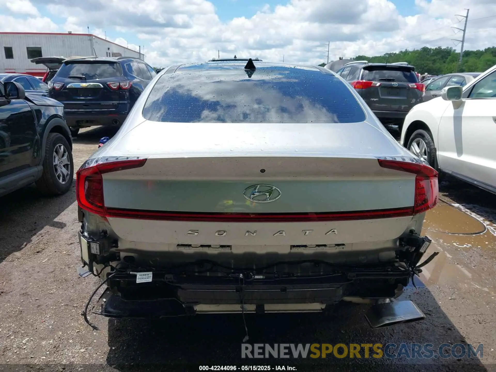 17 Photograph of a damaged car 5NPEF4JA8MH125663 HYUNDAI SONATA 2021