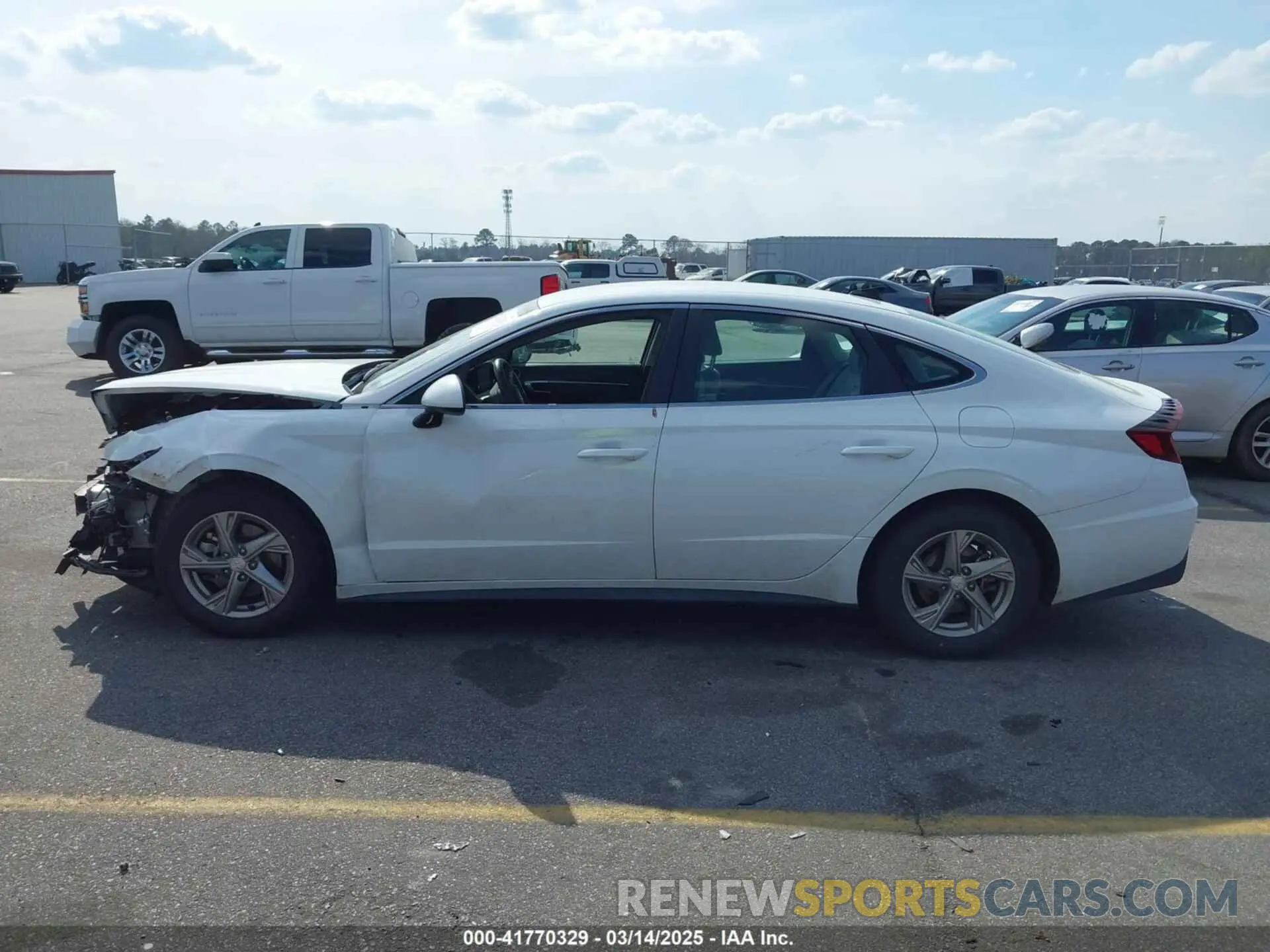 14 Photograph of a damaged car 5NPEG4JA0MH131311 HYUNDAI SONATA 2021