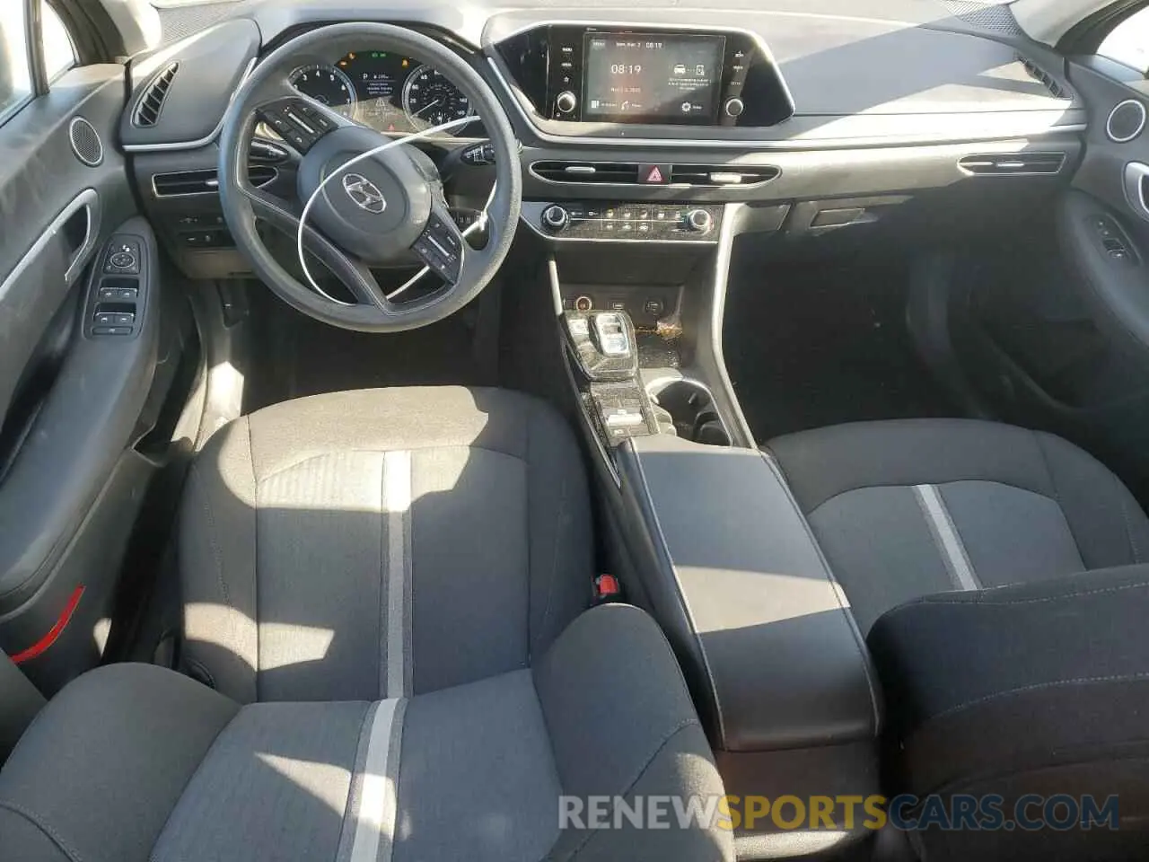 8 Photograph of a damaged car 5NPEG4JA1MH109432 HYUNDAI SONATA 2021