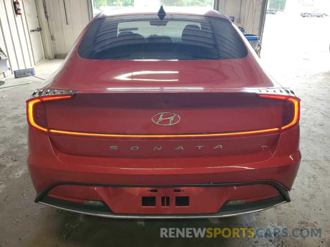 6 Photograph of a damaged car 5NPEG4JA4MH070254 HYUNDAI SONATA 2021