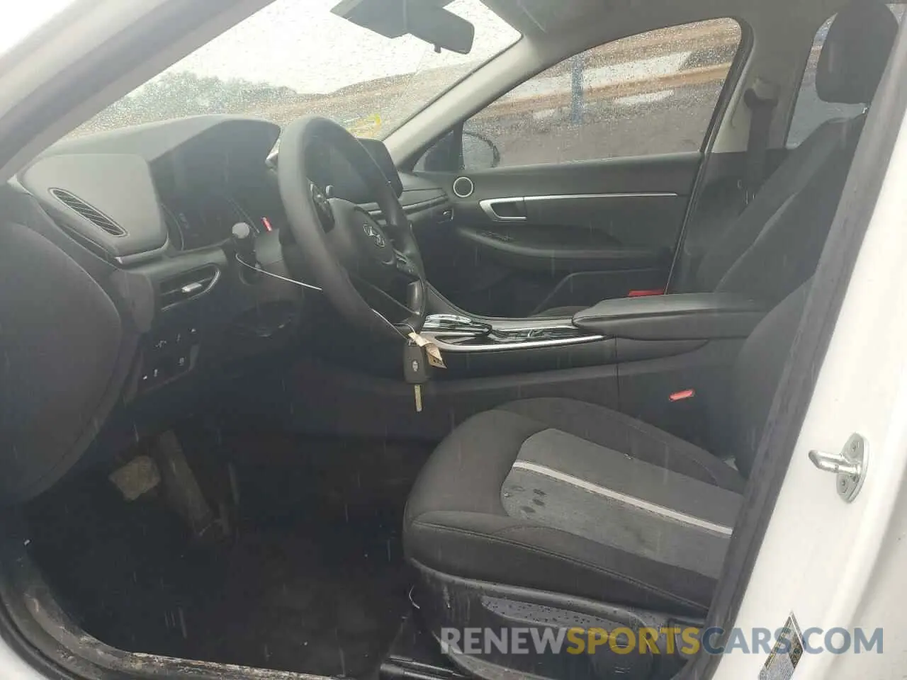 7 Photograph of a damaged car 5NPEG4JA4MH121767 HYUNDAI SONATA 2021