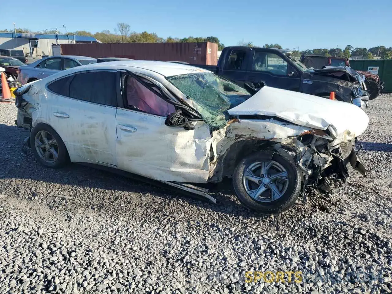 4 Photograph of a damaged car 5NPEG4JA5MH096328 HYUNDAI SONATA 2021