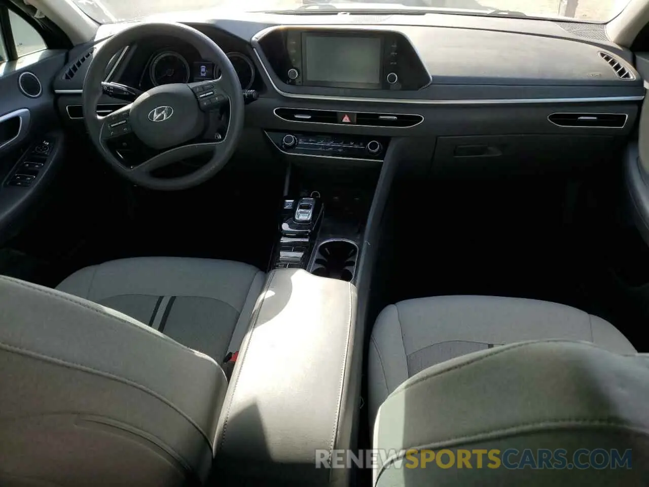 8 Photograph of a damaged car 5NPEG4JA5MH116402 HYUNDAI SONATA 2021