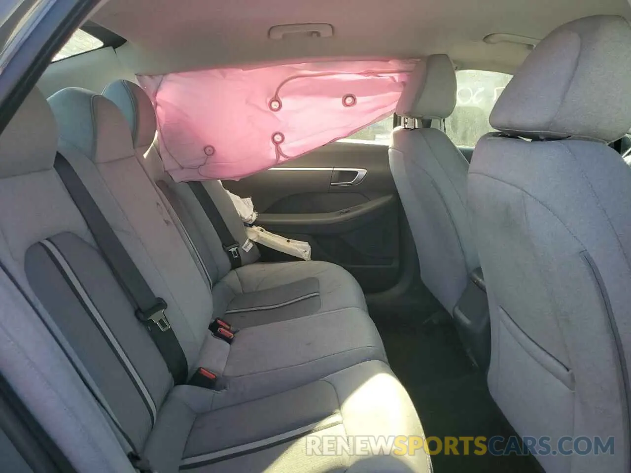 10 Photograph of a damaged car 5NPEG4JA7MH112657 HYUNDAI SONATA 2021