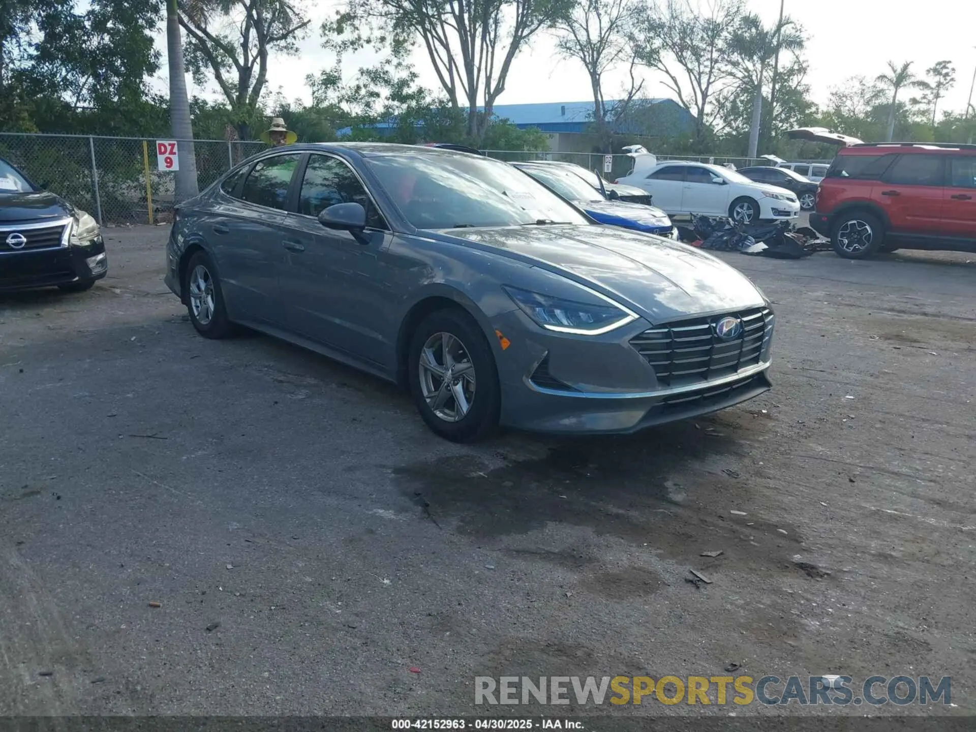1 Фотография поврежденного автомобиля 5NPEG4JA8MH121593 HYUNDAI SONATA 2021