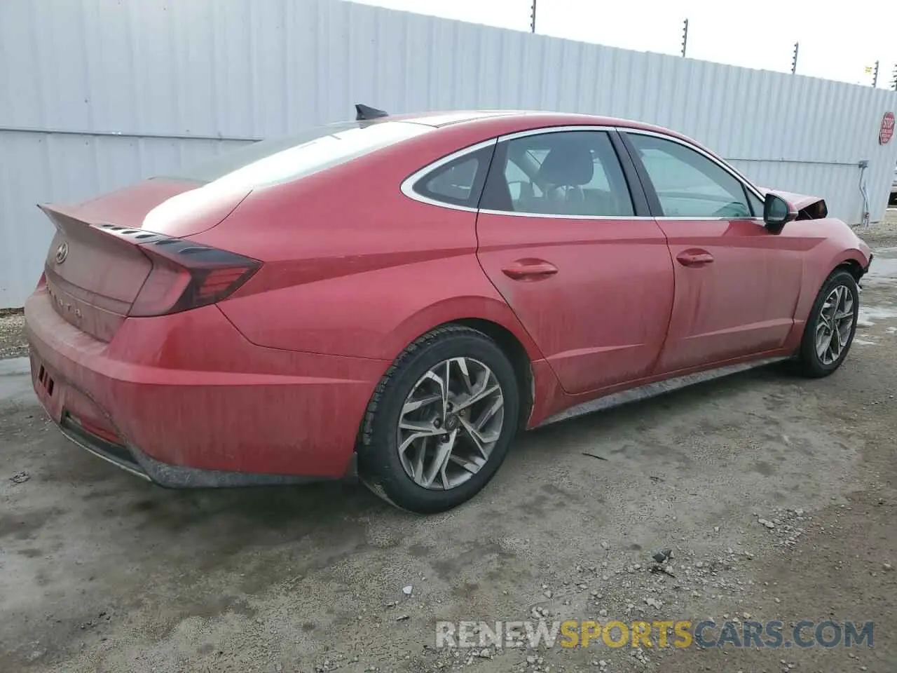 3 Photograph of a damaged car 5NPEG4JA9MH112546 HYUNDAI SONATA 2021