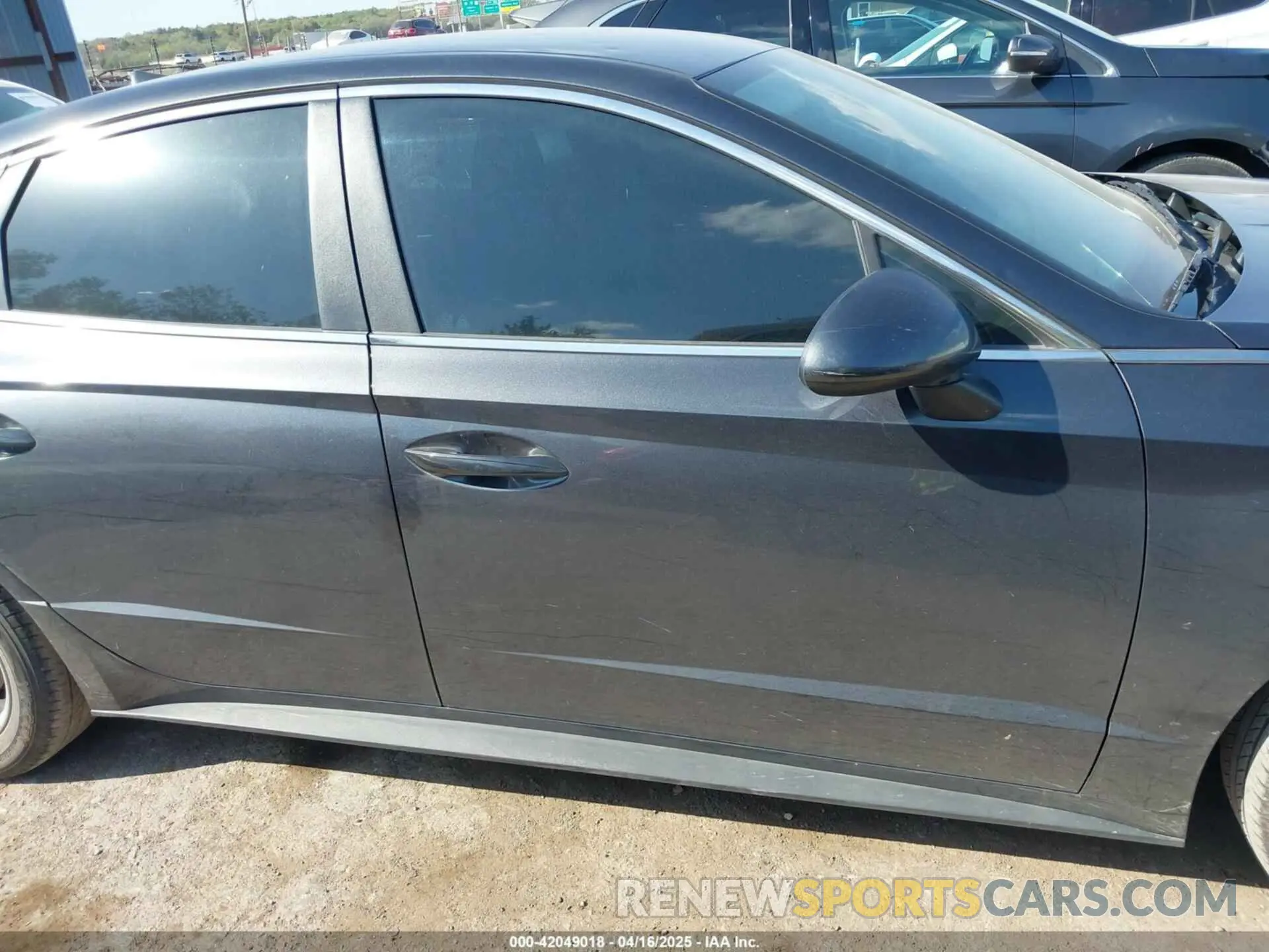 13 Photograph of a damaged car 5NPEG4JA9MH113342 HYUNDAI SONATA 2021