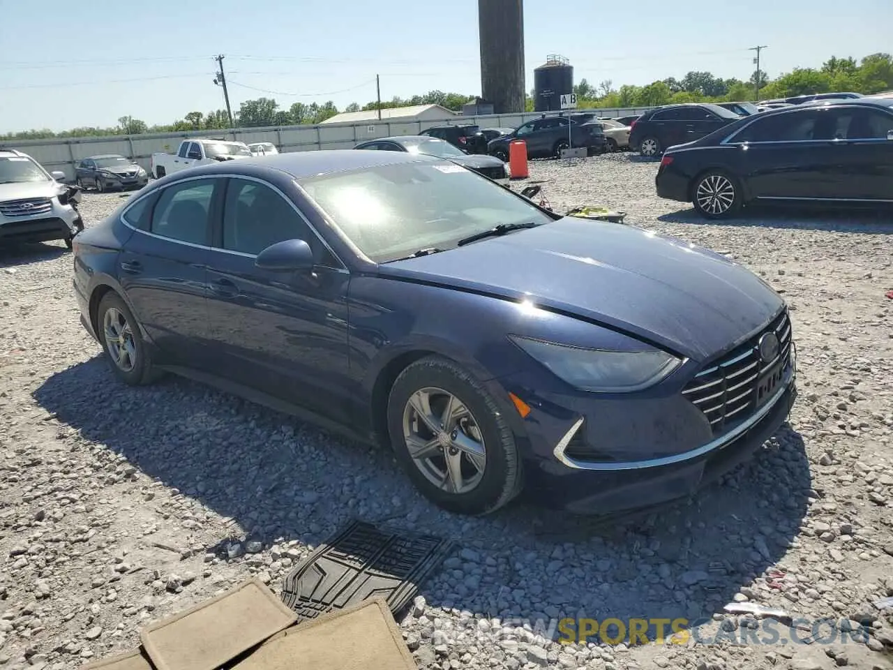 4 Photograph of a damaged car 5NPEG4JAXMH070422 HYUNDAI SONATA 2021