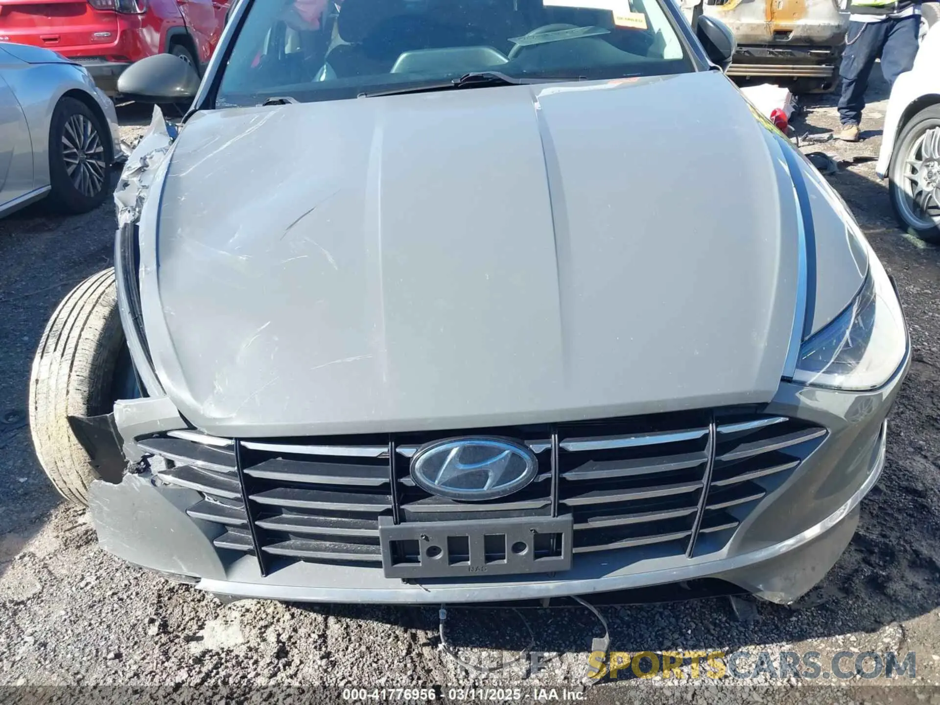 12 Photograph of a damaged car 5NPEG4JAXMH074163 HYUNDAI SONATA 2021