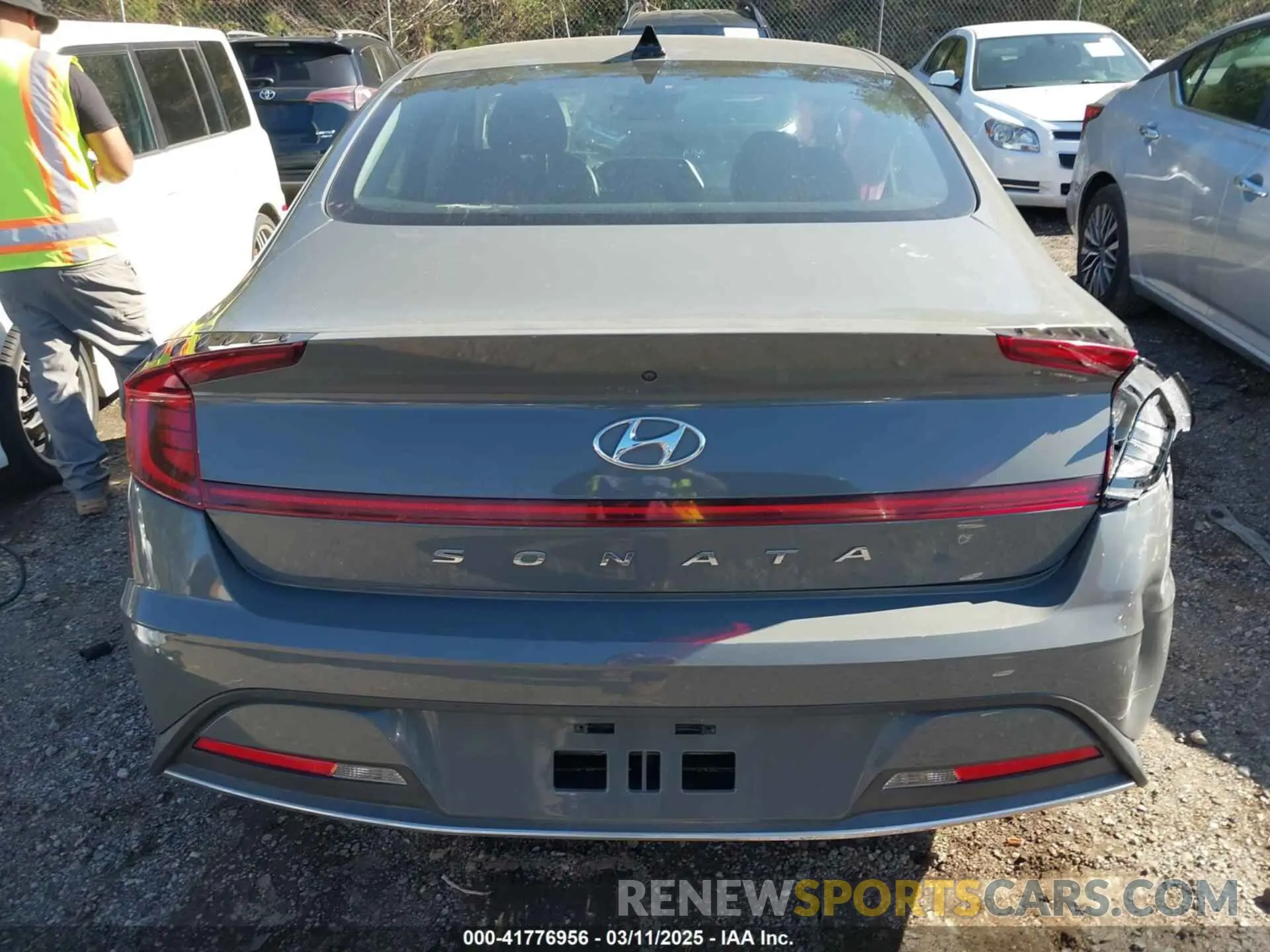 16 Photograph of a damaged car 5NPEG4JAXMH074163 HYUNDAI SONATA 2021
