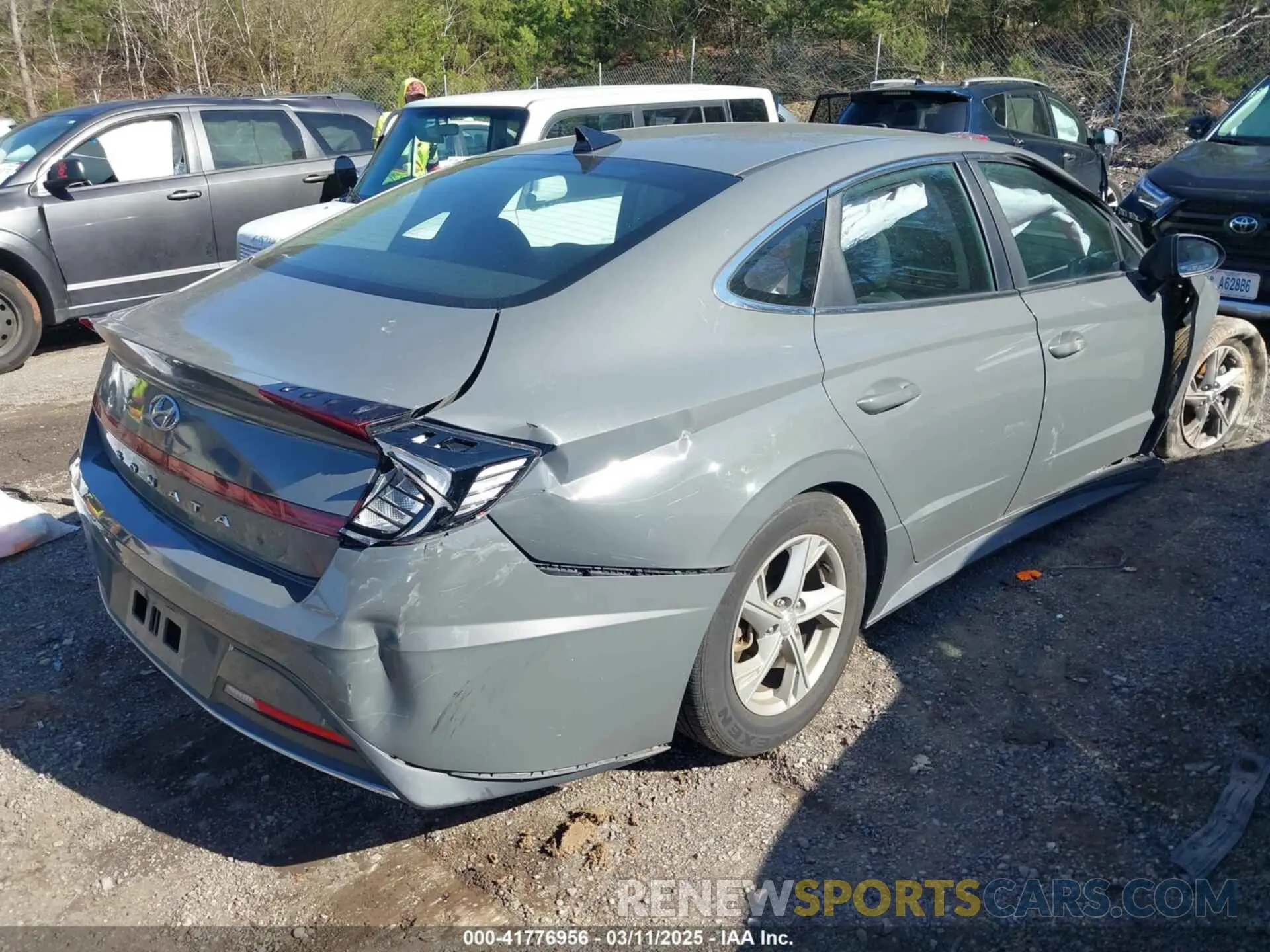 4 Photograph of a damaged car 5NPEG4JAXMH074163 HYUNDAI SONATA 2021