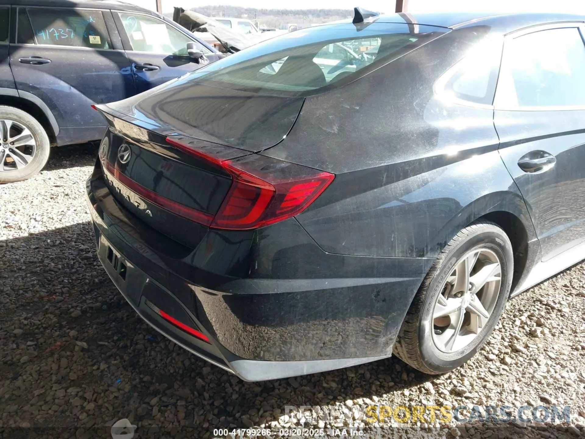 4 Photograph of a damaged car 5NPEG4JAXMH090752 HYUNDAI SONATA 2021