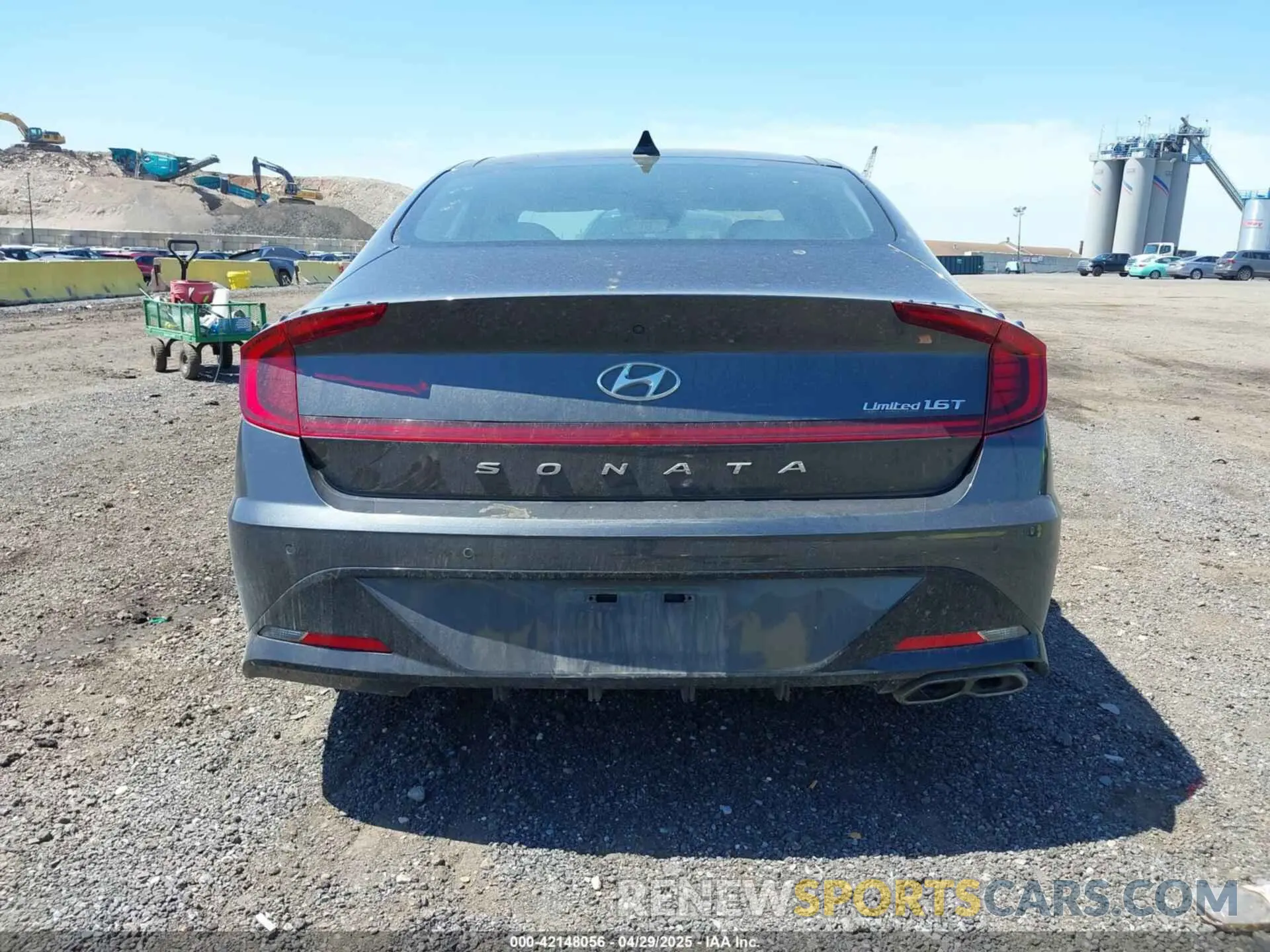 16 Photograph of a damaged car 5NPEH4J22MH105279 HYUNDAI SONATA 2021