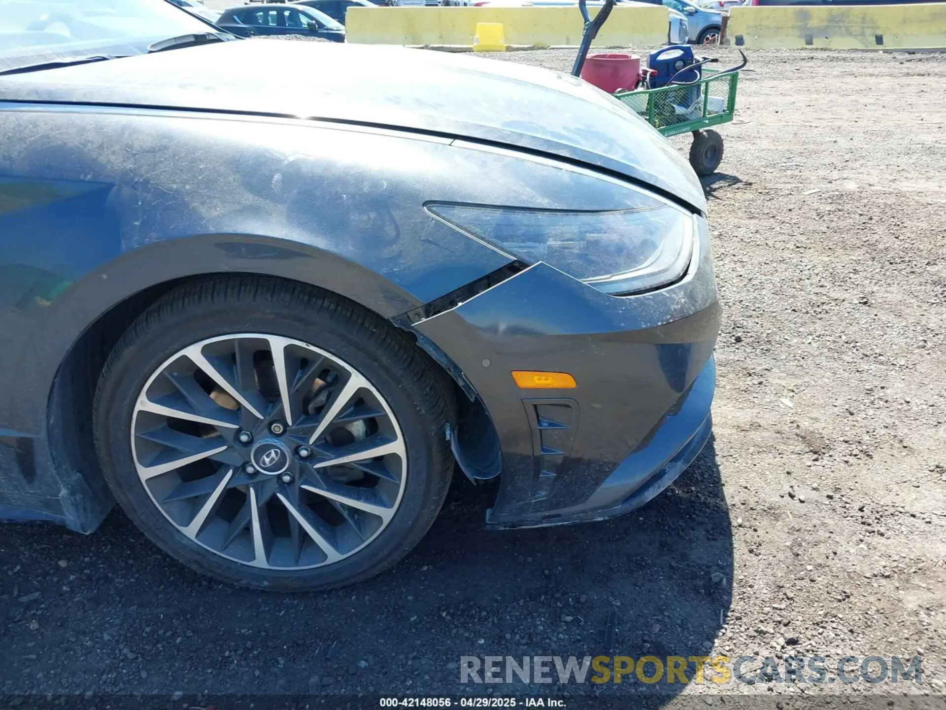 18 Photograph of a damaged car 5NPEH4J22MH105279 HYUNDAI SONATA 2021