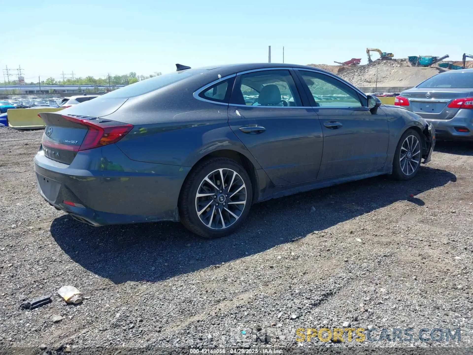 4 Photograph of a damaged car 5NPEH4J22MH105279 HYUNDAI SONATA 2021