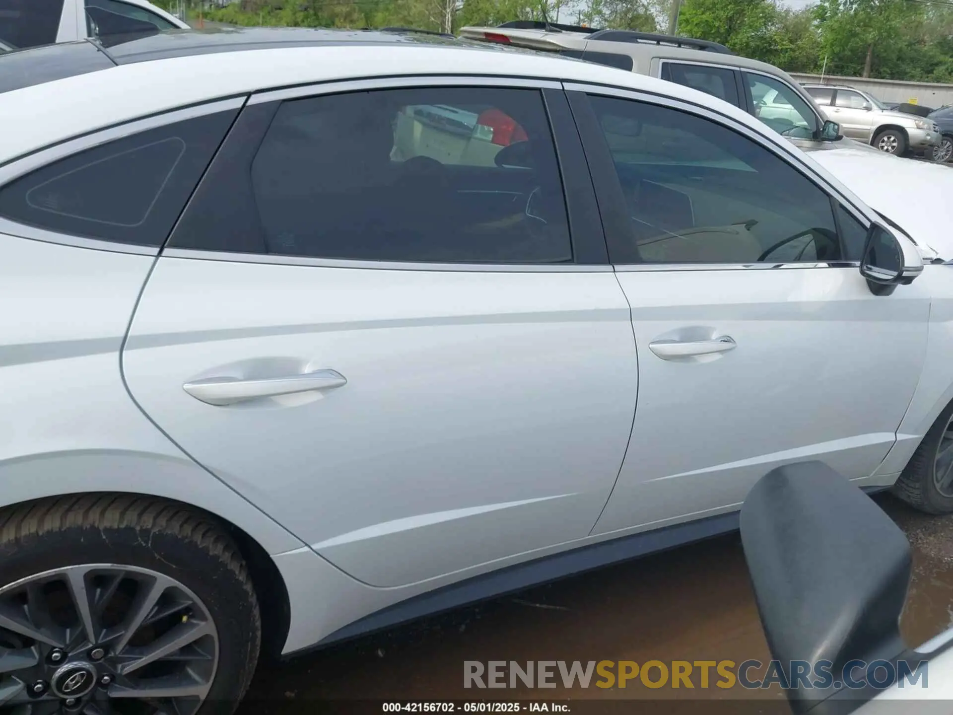14 Photograph of a damaged car 5NPEH4J26MH102515 HYUNDAI SONATA 2021