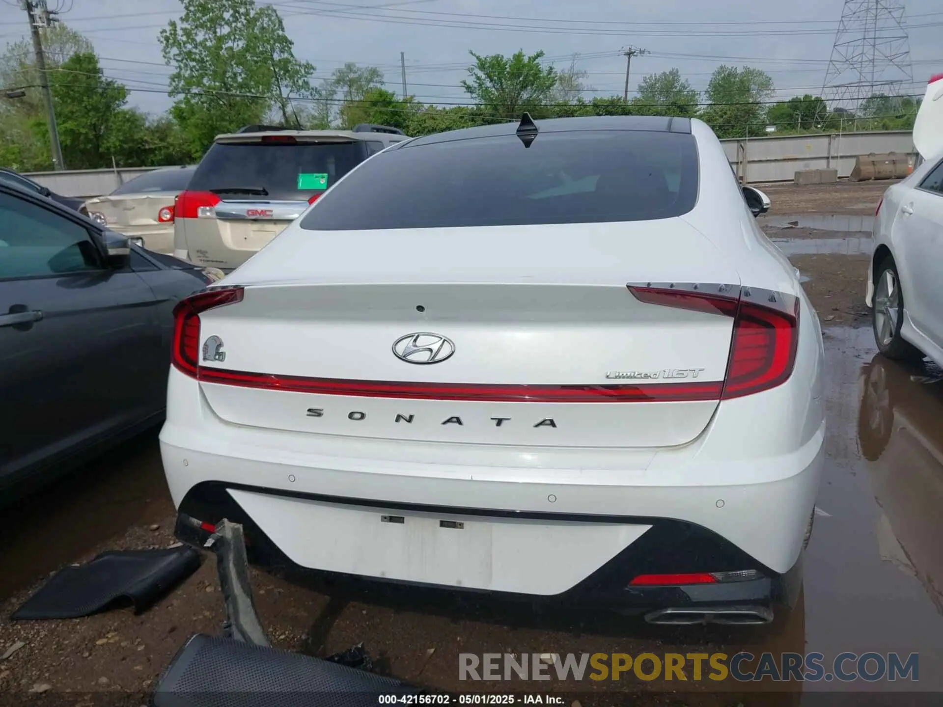 17 Photograph of a damaged car 5NPEH4J26MH102515 HYUNDAI SONATA 2021