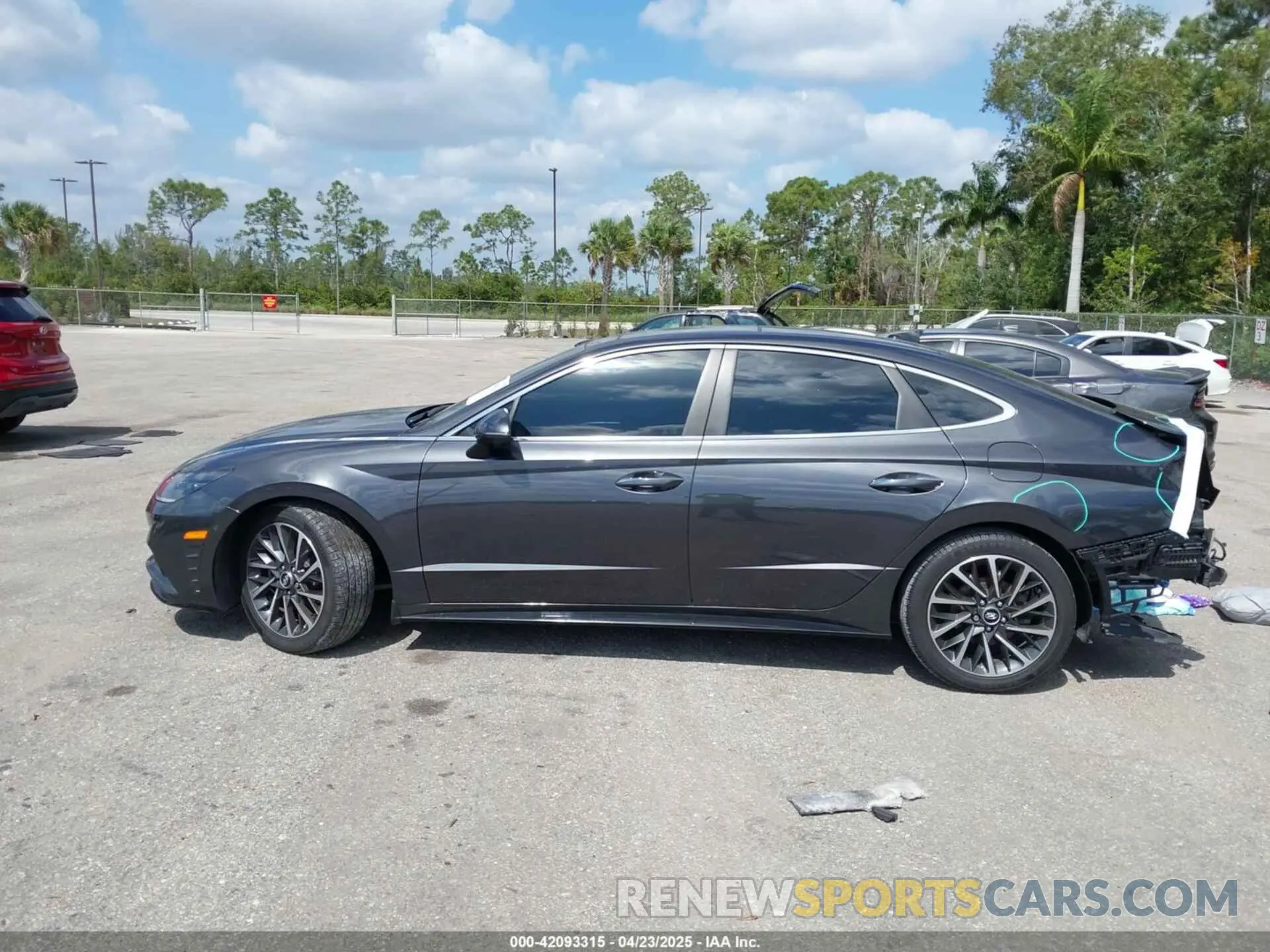 14 Photograph of a damaged car 5NPEH4J27MH096899 HYUNDAI SONATA 2021