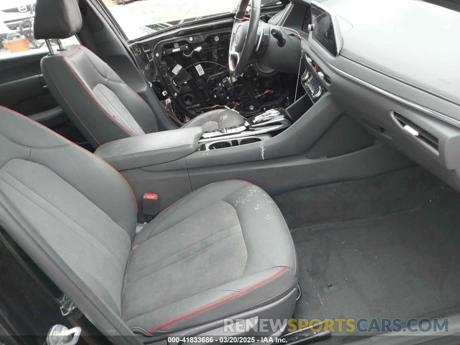 5 Photograph of a damaged car 5NPEJ4J21MH111126 HYUNDAI SONATA 2021