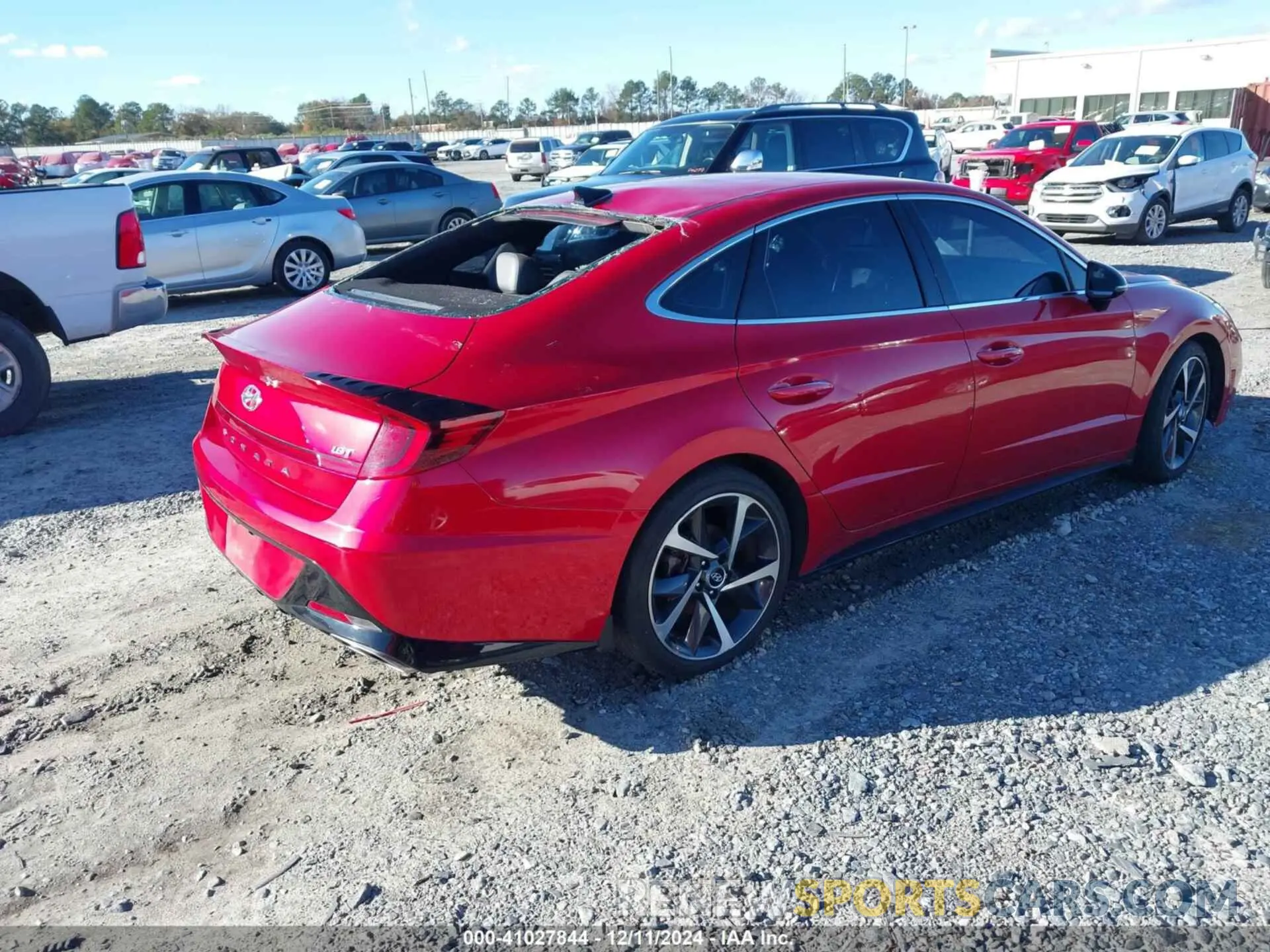 4 Photograph of a damaged car 5NPEJ4J22MH084616 HYUNDAI SONATA 2021
