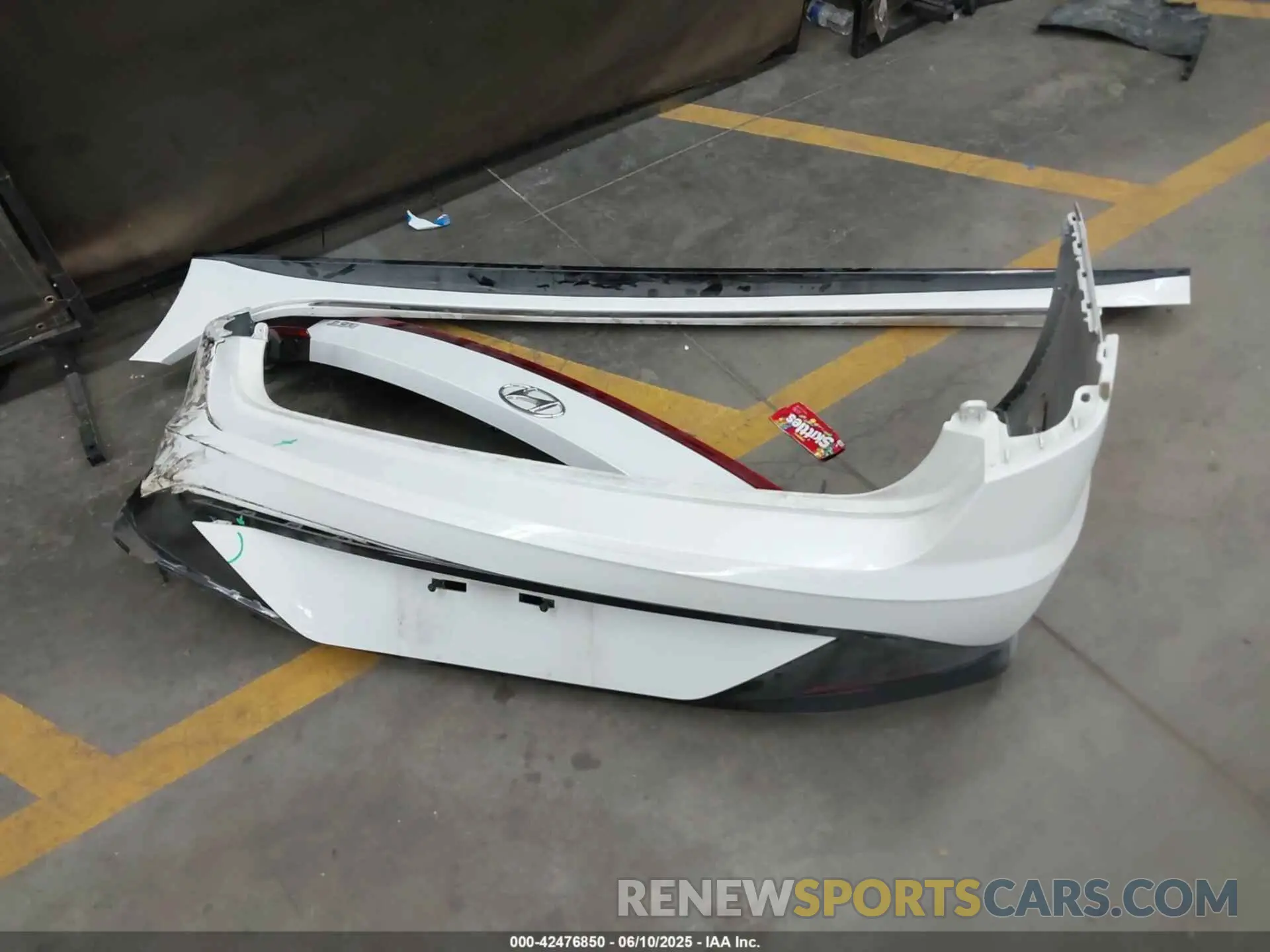 12 Photograph of a damaged car 5NPEJ4J2XMH124120 HYUNDAI SONATA 2021