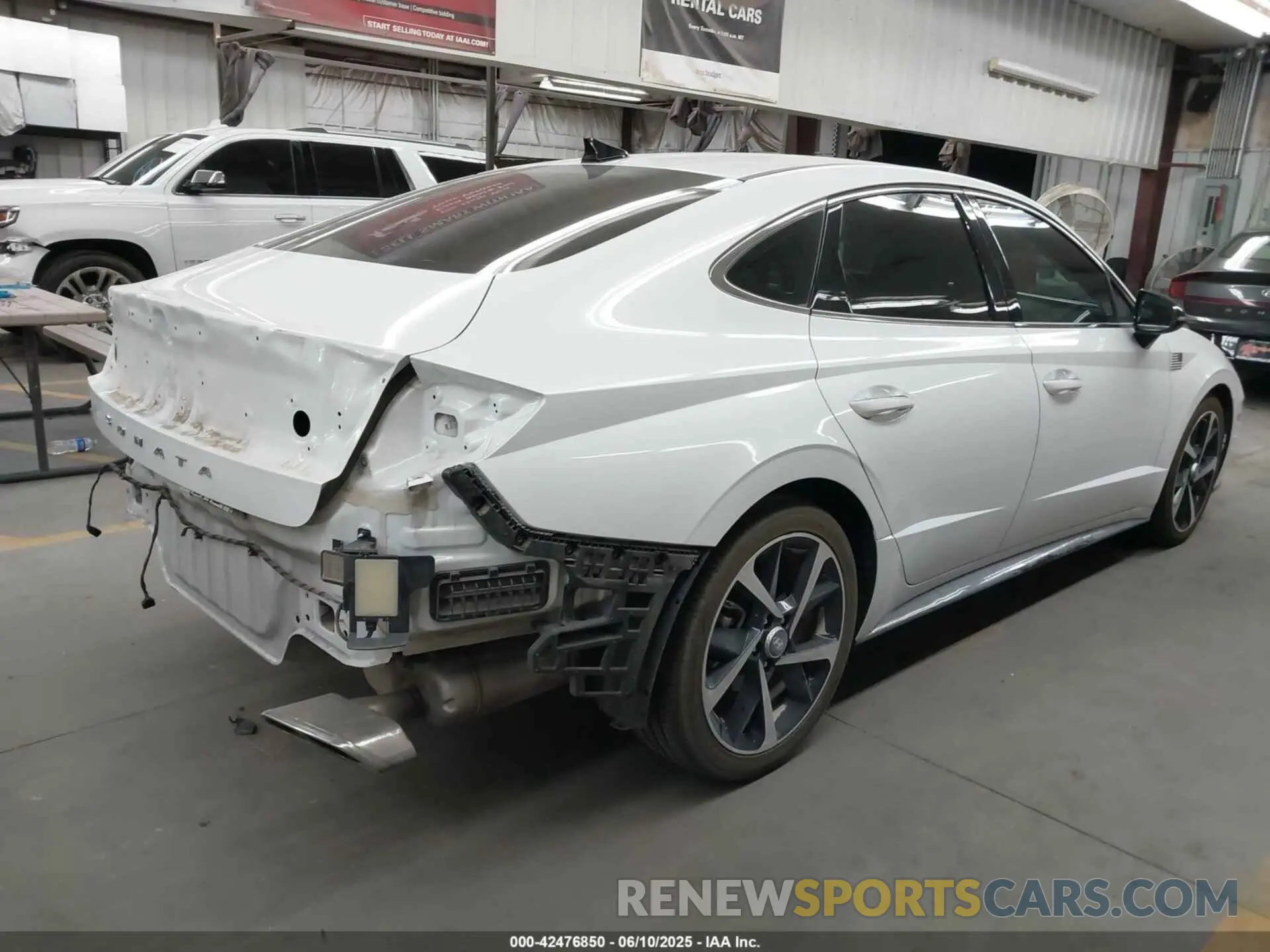 4 Photograph of a damaged car 5NPEJ4J2XMH124120 HYUNDAI SONATA 2021