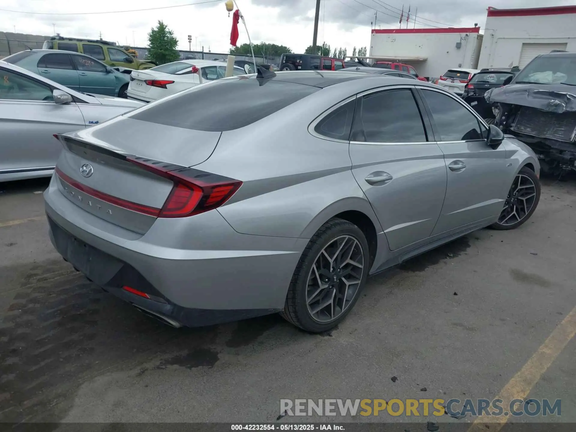 4 Photograph of a damaged car 5NPEK4JC2MH124909 HYUNDAI SONATA 2021