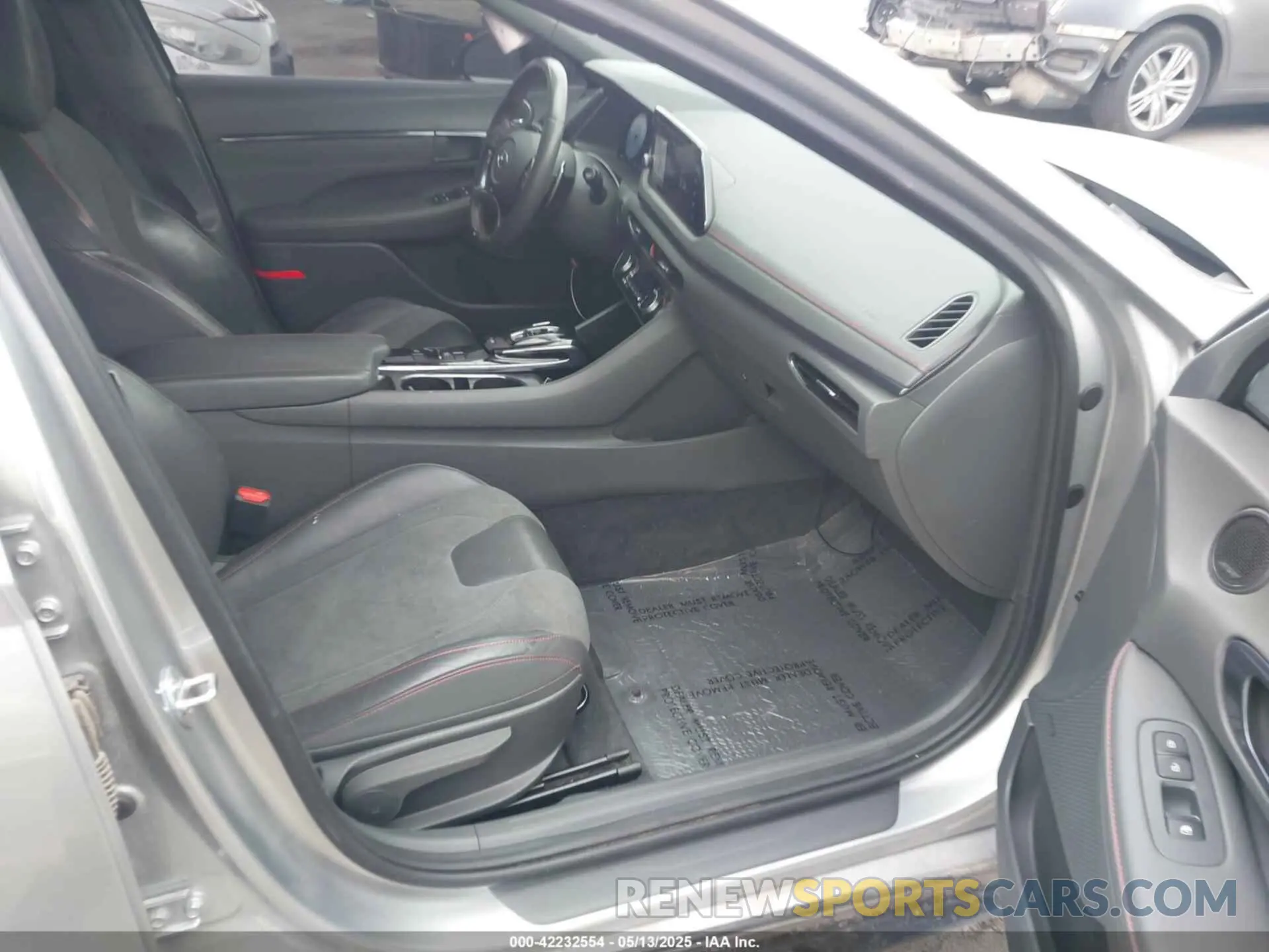 5 Photograph of a damaged car 5NPEK4JC2MH124909 HYUNDAI SONATA 2021